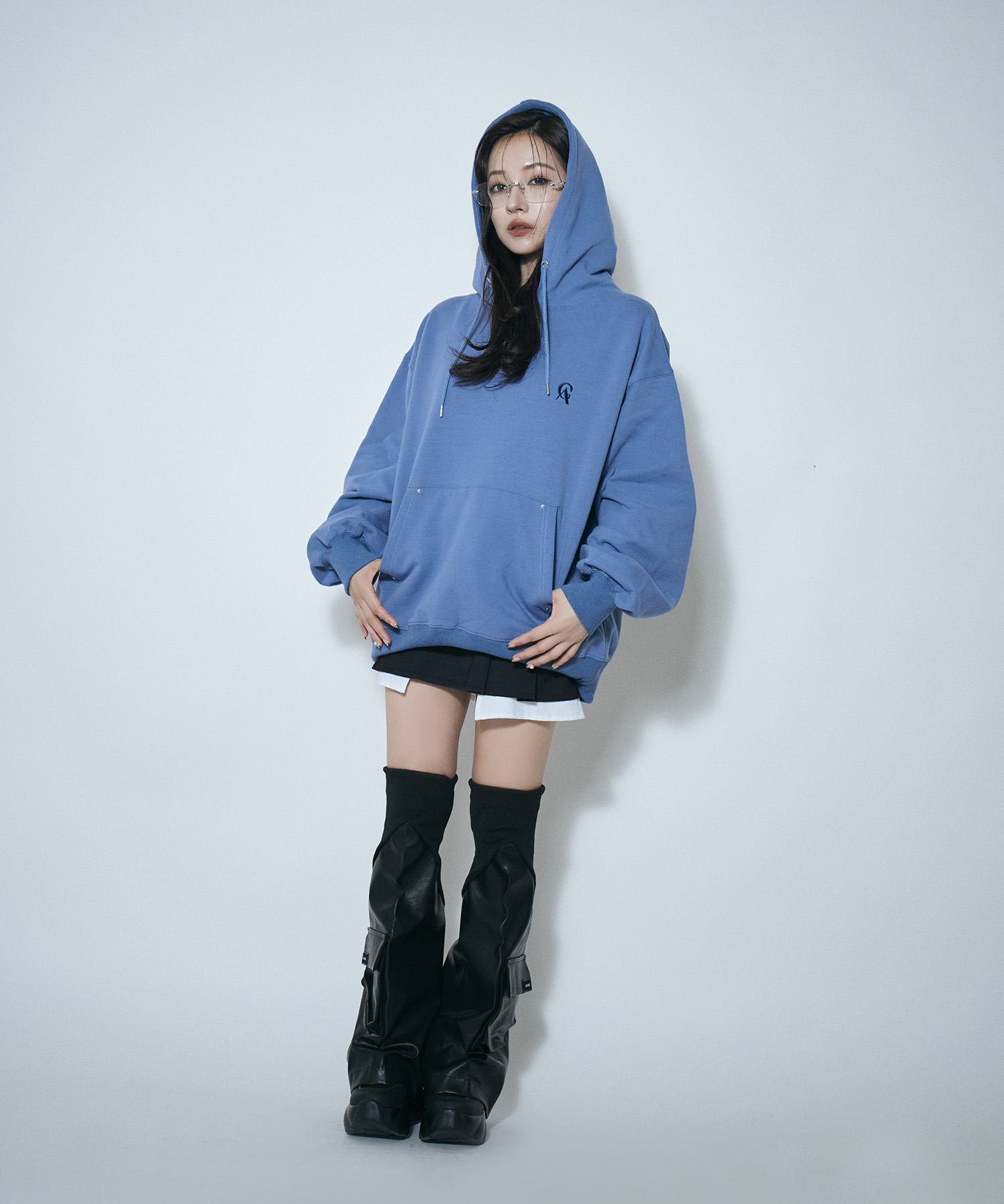 UNISEX 裏起毛パッチロゴパーカー