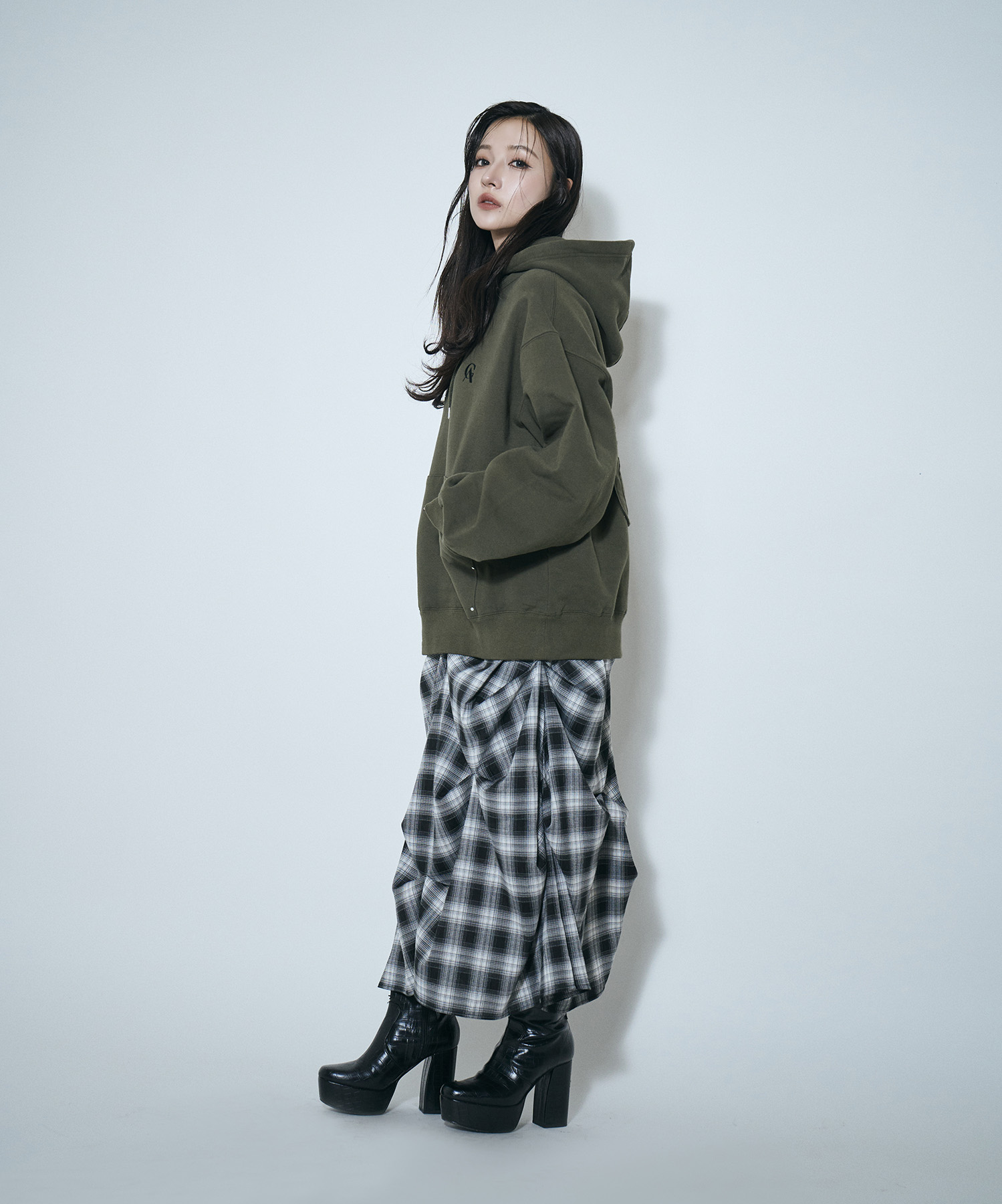 UNISEX 裏起毛パッチロゴパーカー