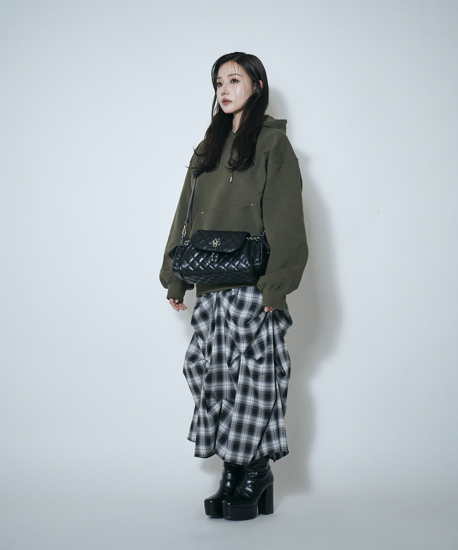 UNISEX 裏起毛パッチロゴパーカー