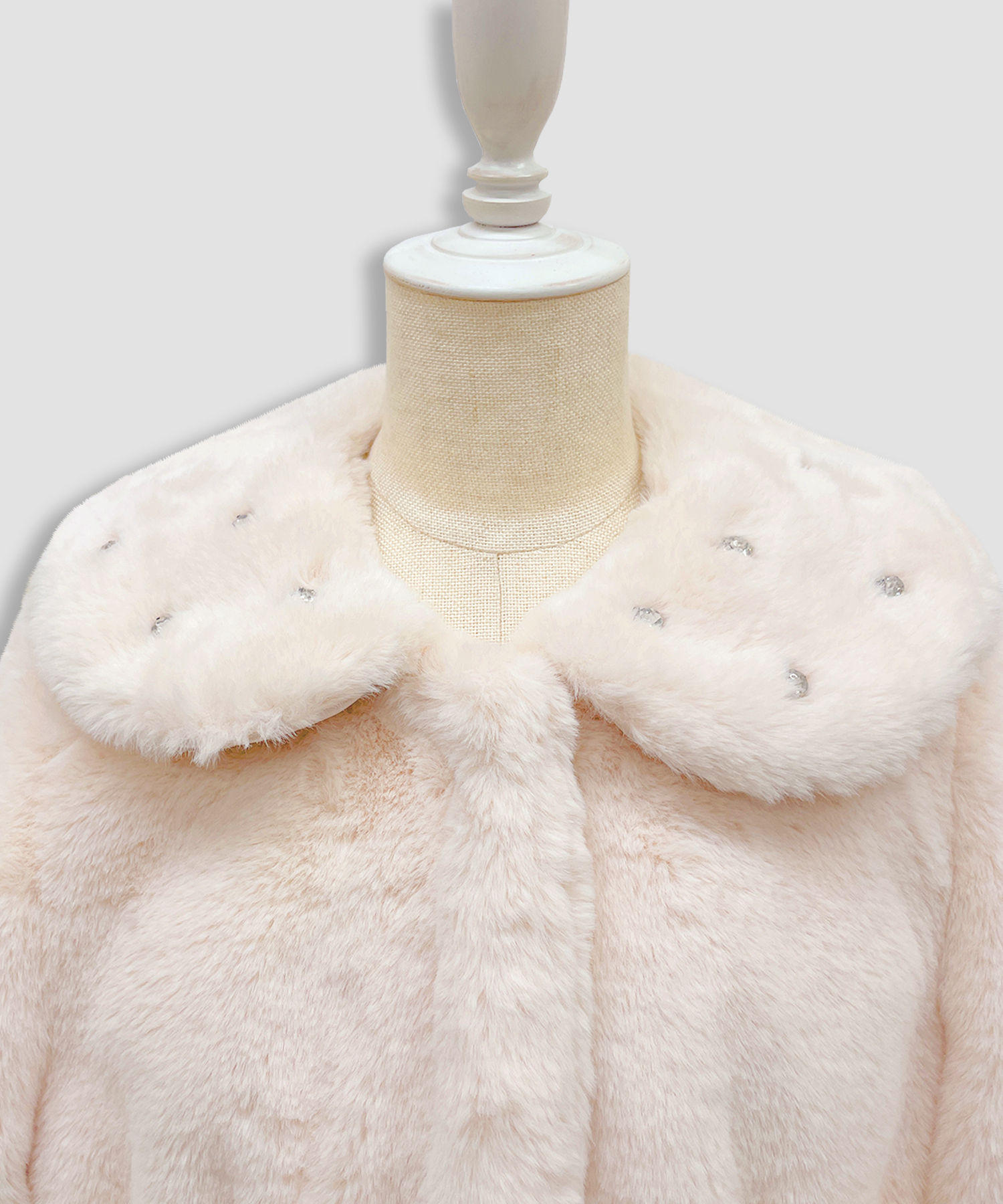 ビジュー衿エコファーリボンコート