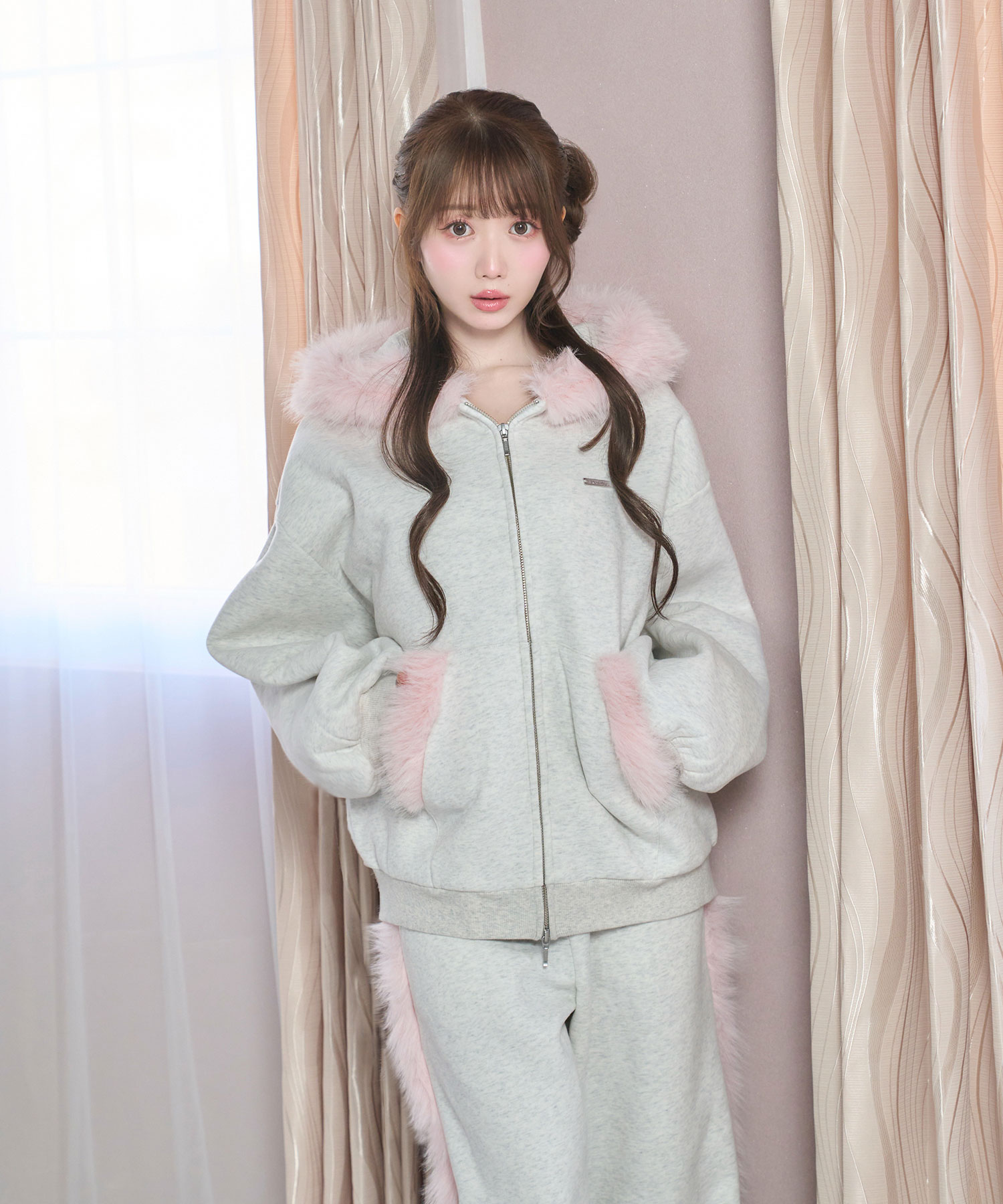 Fur trimming zip set up