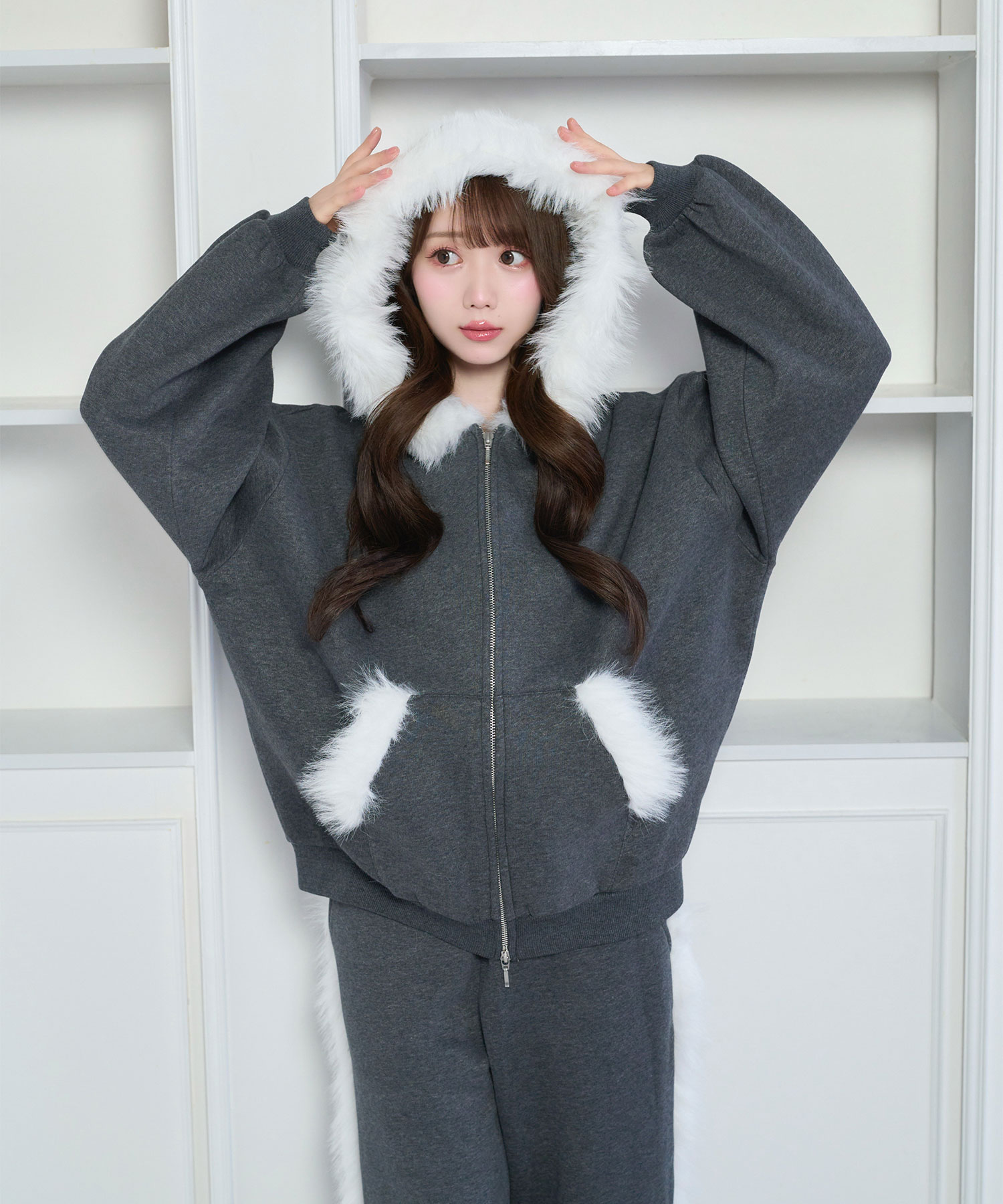 Fur trimming zip set up