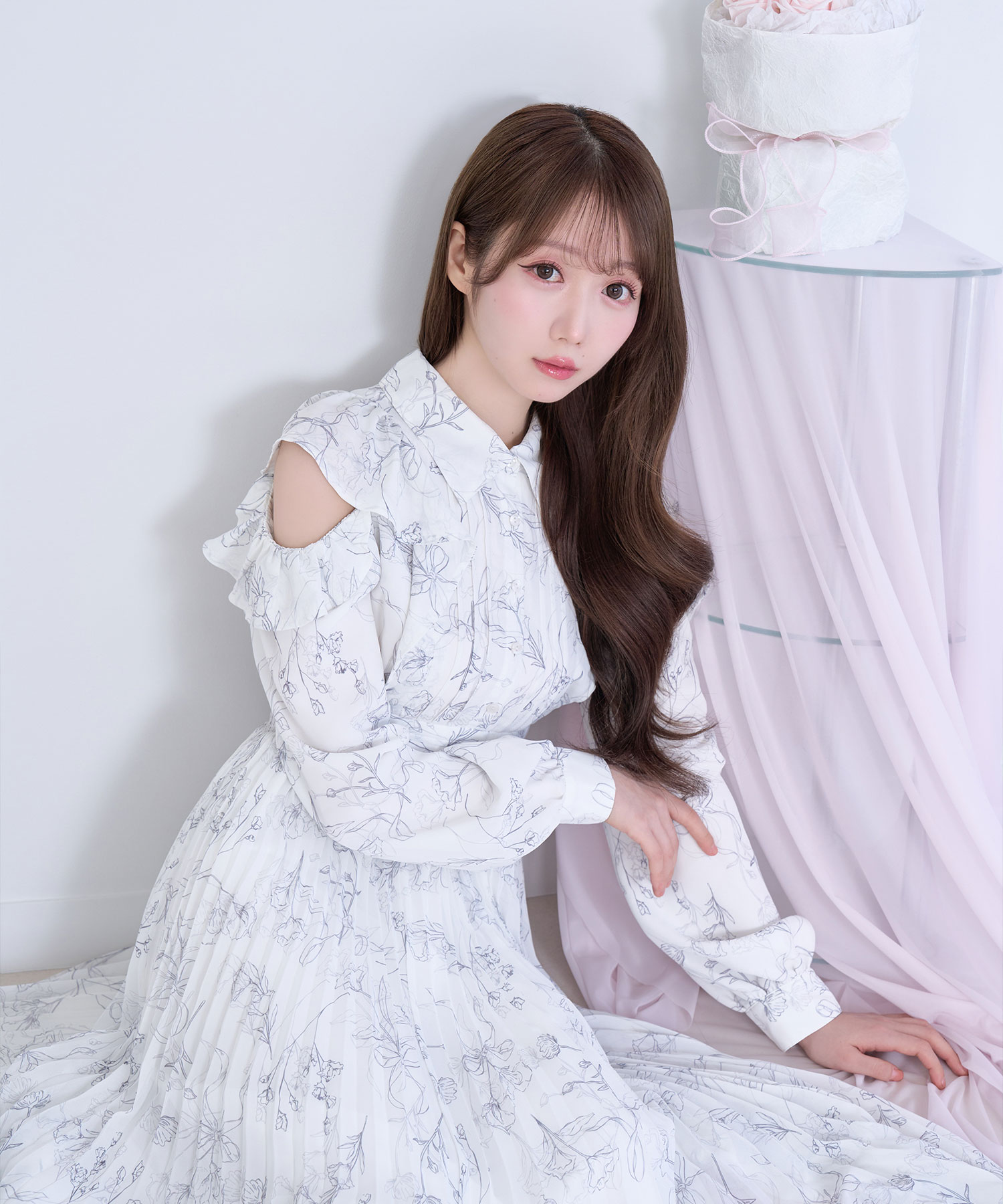 Floral line pleats chiffondress