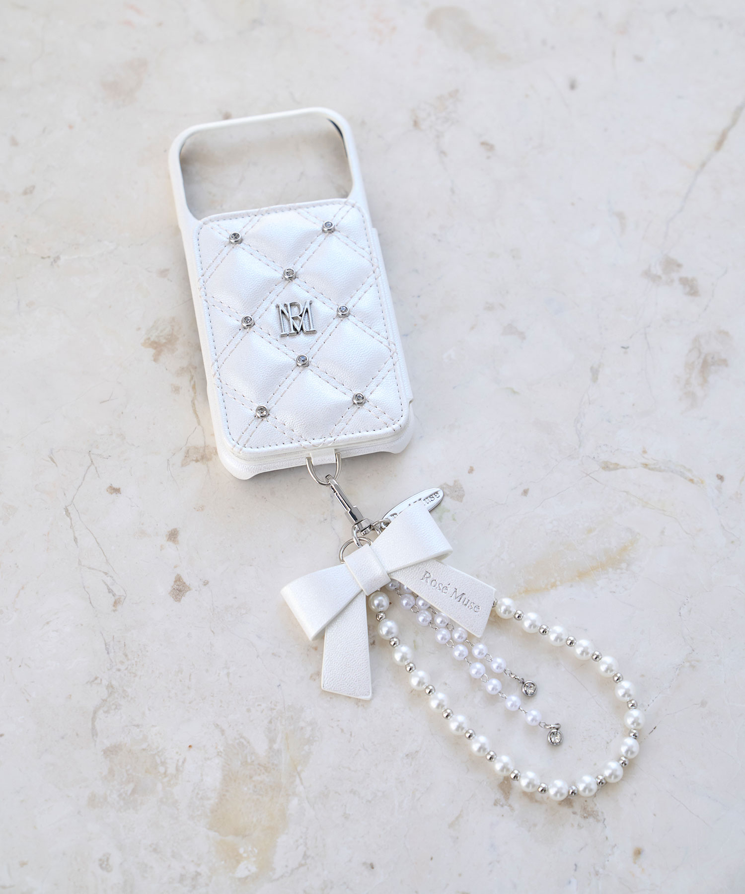 受注予約】Quilting iPhone case with hand charm – BUNNY APARTMENT