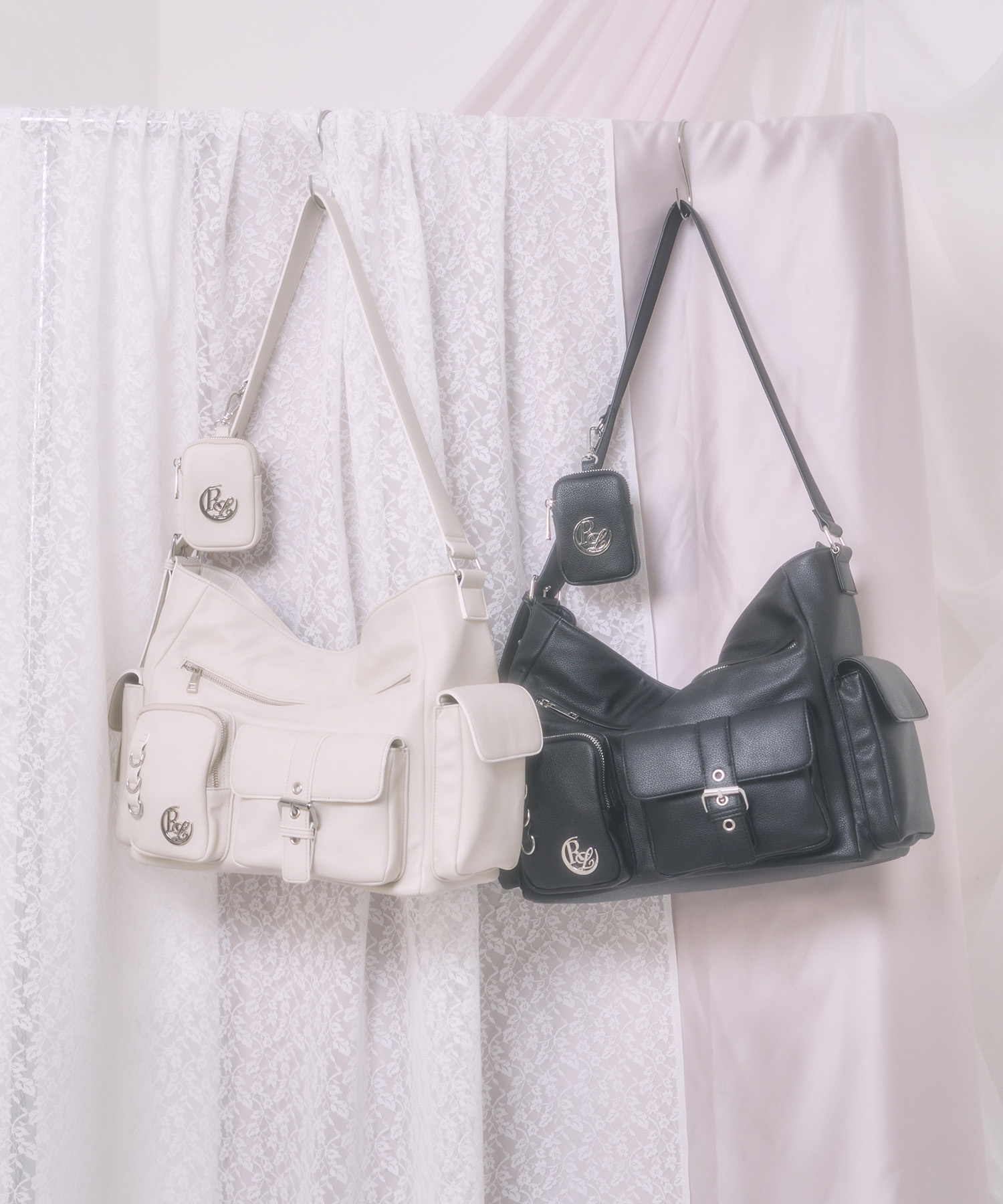 メニーポケットメッセンジャーバッグ / ブラック