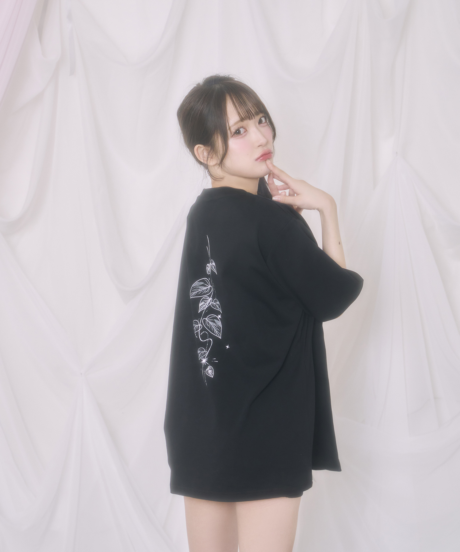 UNISEX Regolith Lune Tシャツ / ブラック