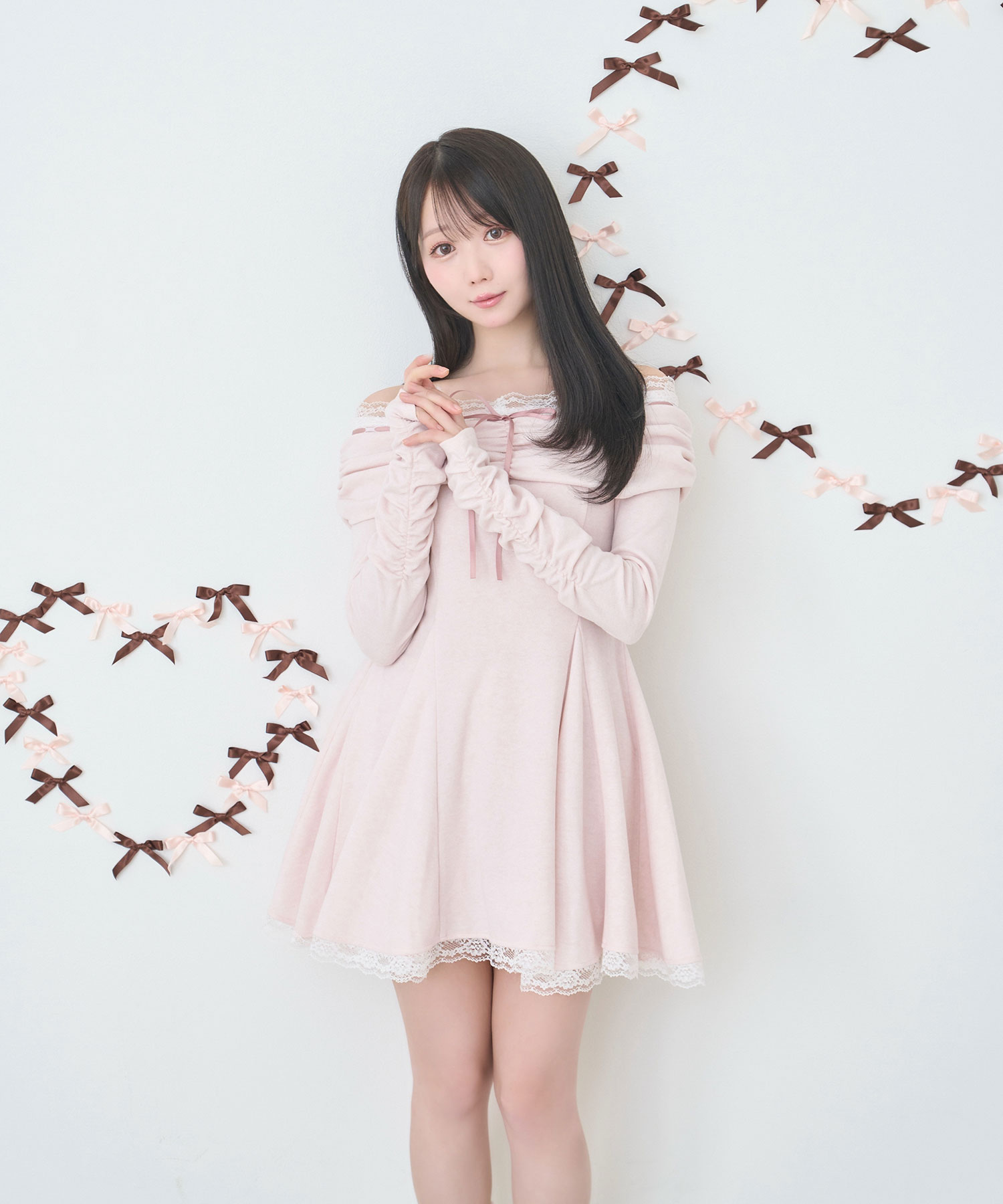 Off shoulder lace mini o/p