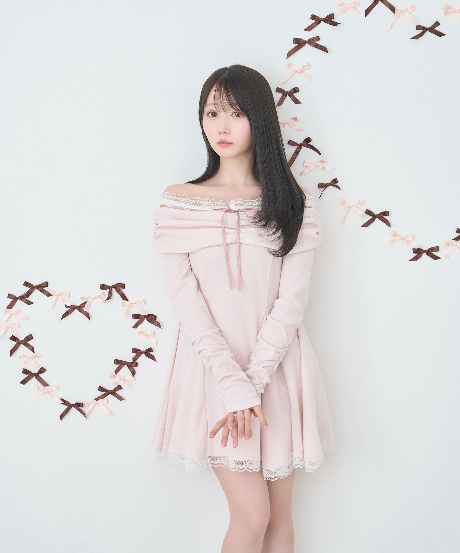 Off shoulder lace mini o/p