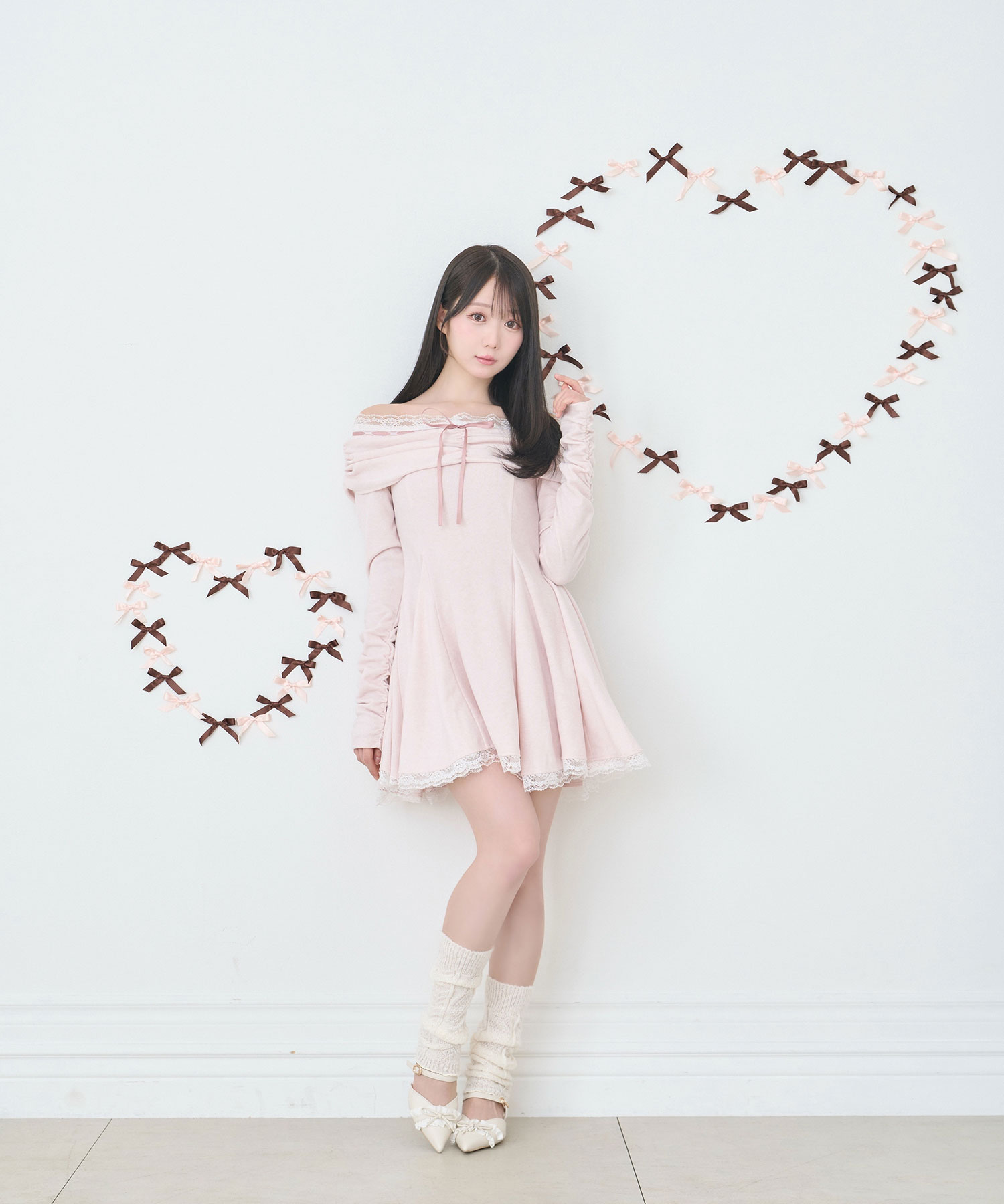 Off shoulder lace mini o/p