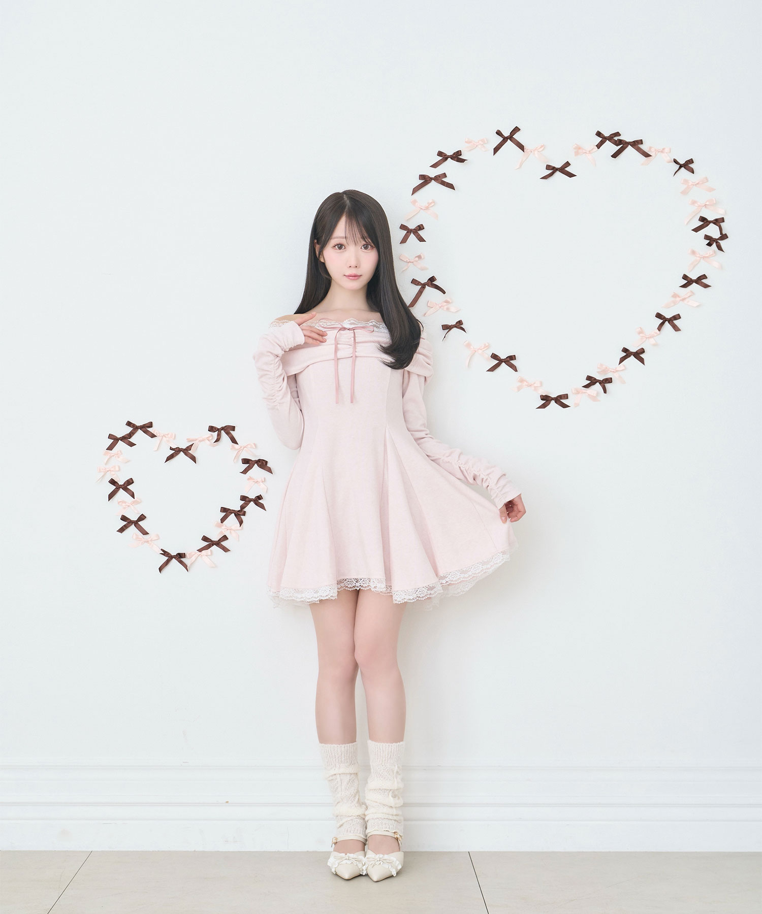 Off shoulder lace mini o/p