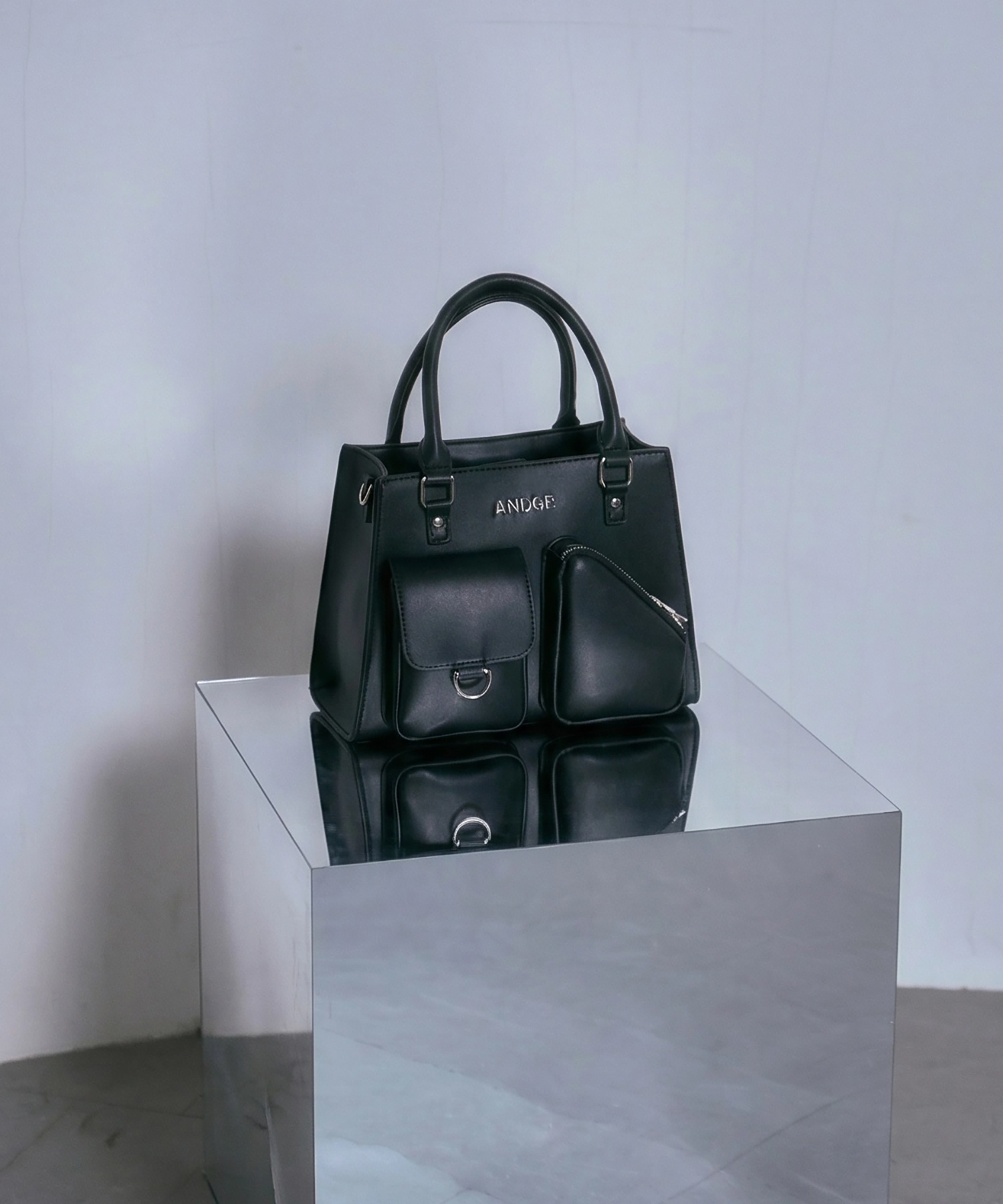 バラエティポケットショルダーバッグ