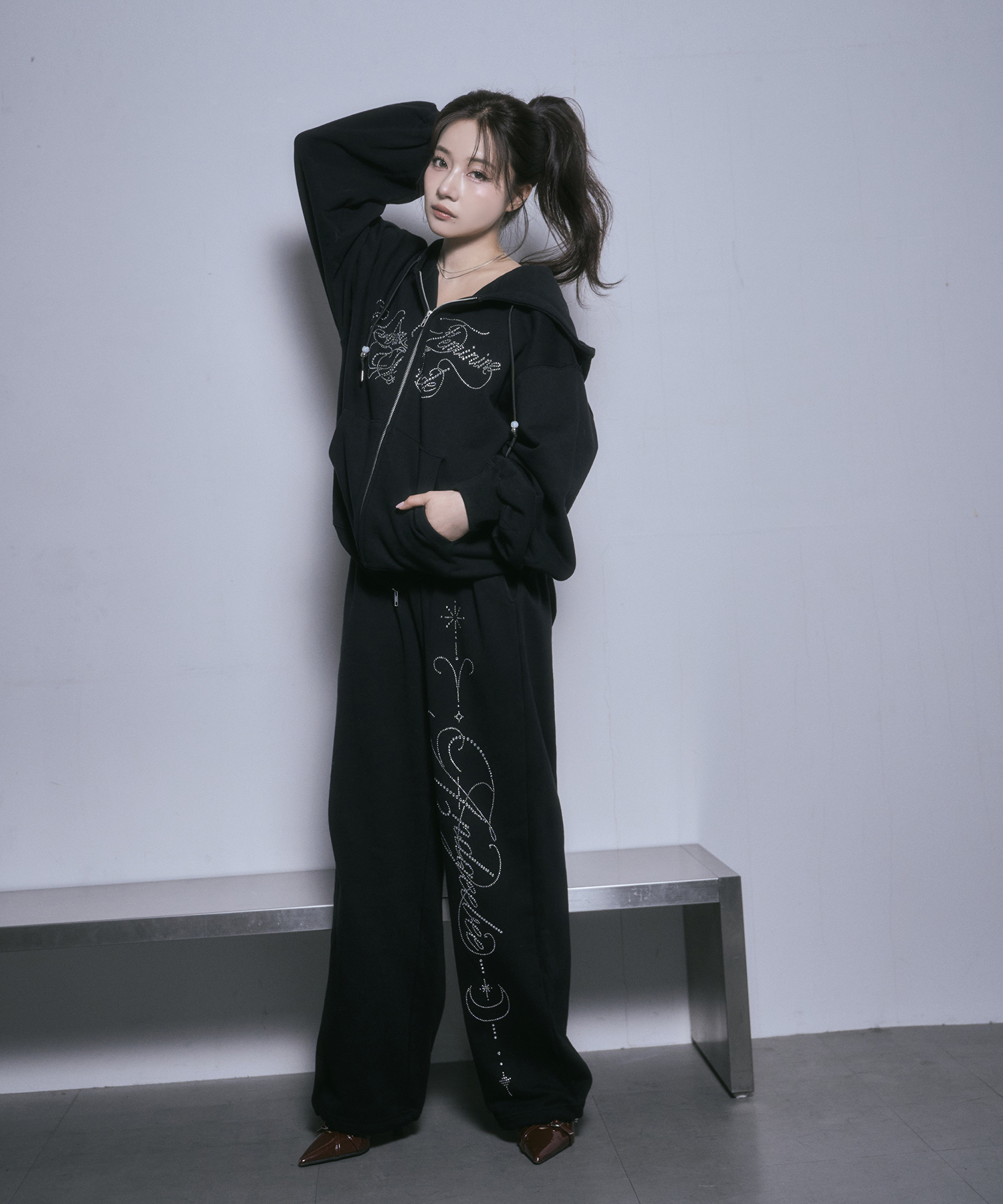 ラインストーンロゴジップパーカー スウェットパンツ SET FAIR