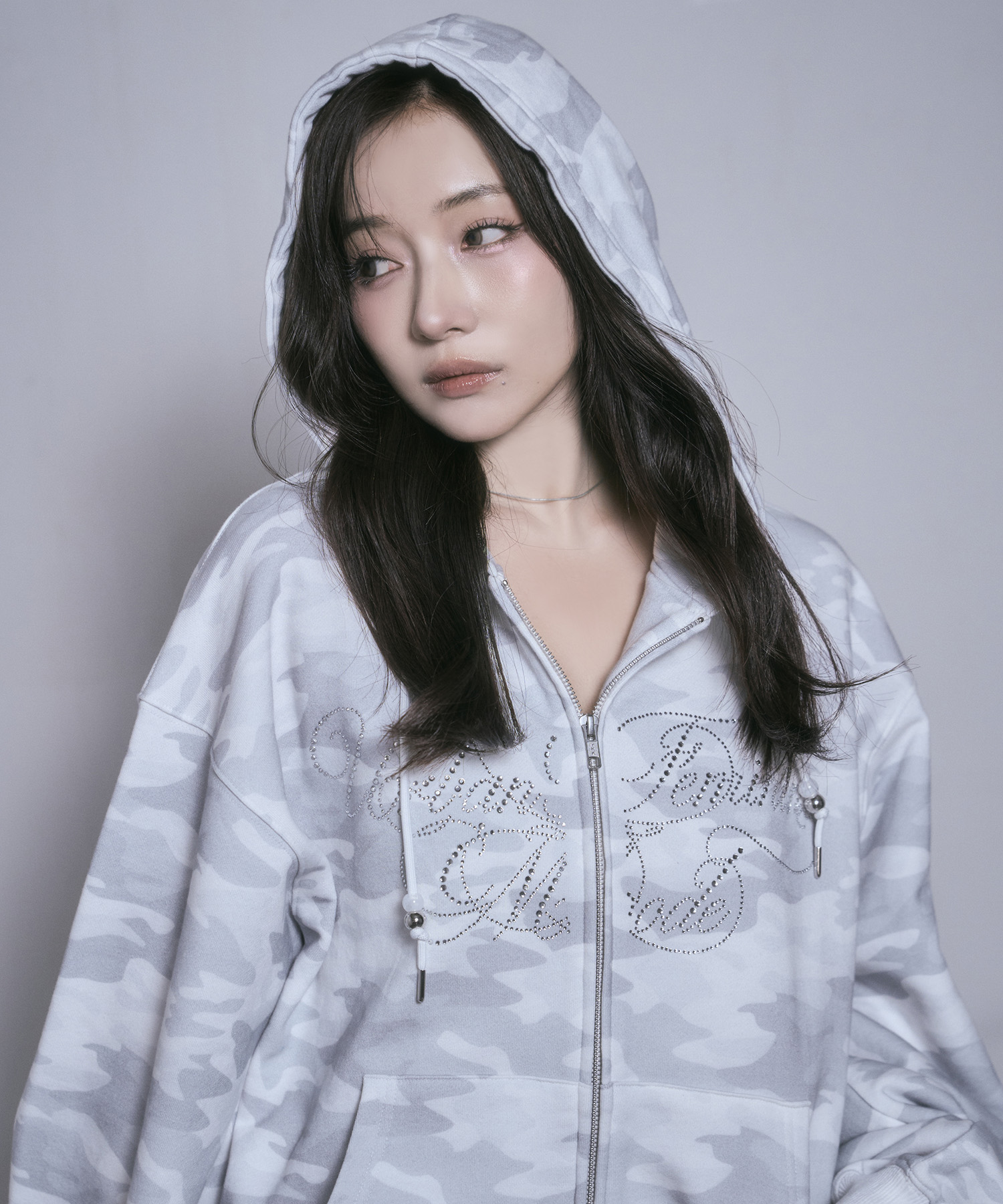 ラインストーンロゴジップパーカー