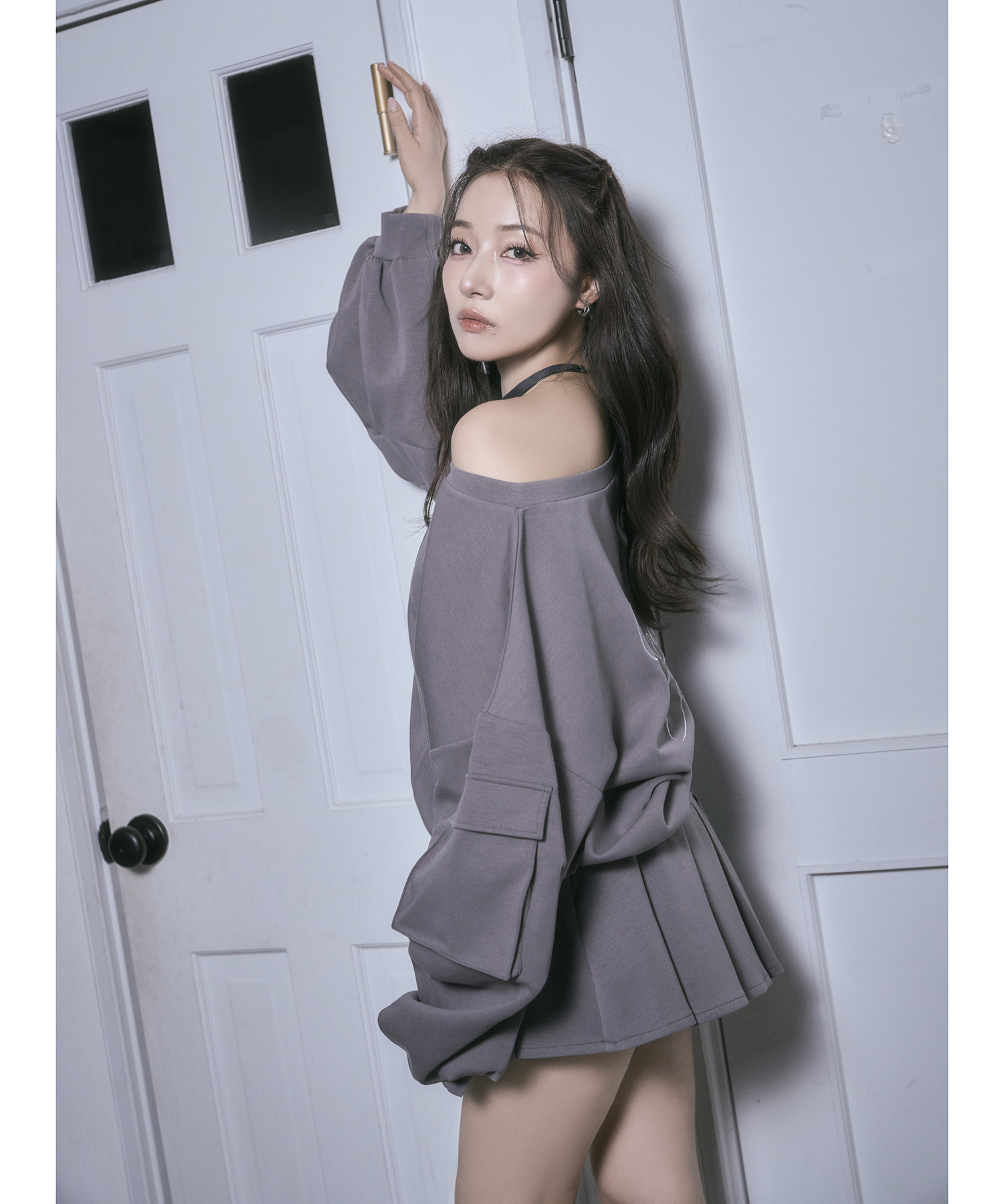 ワンショルジッププルオーバー