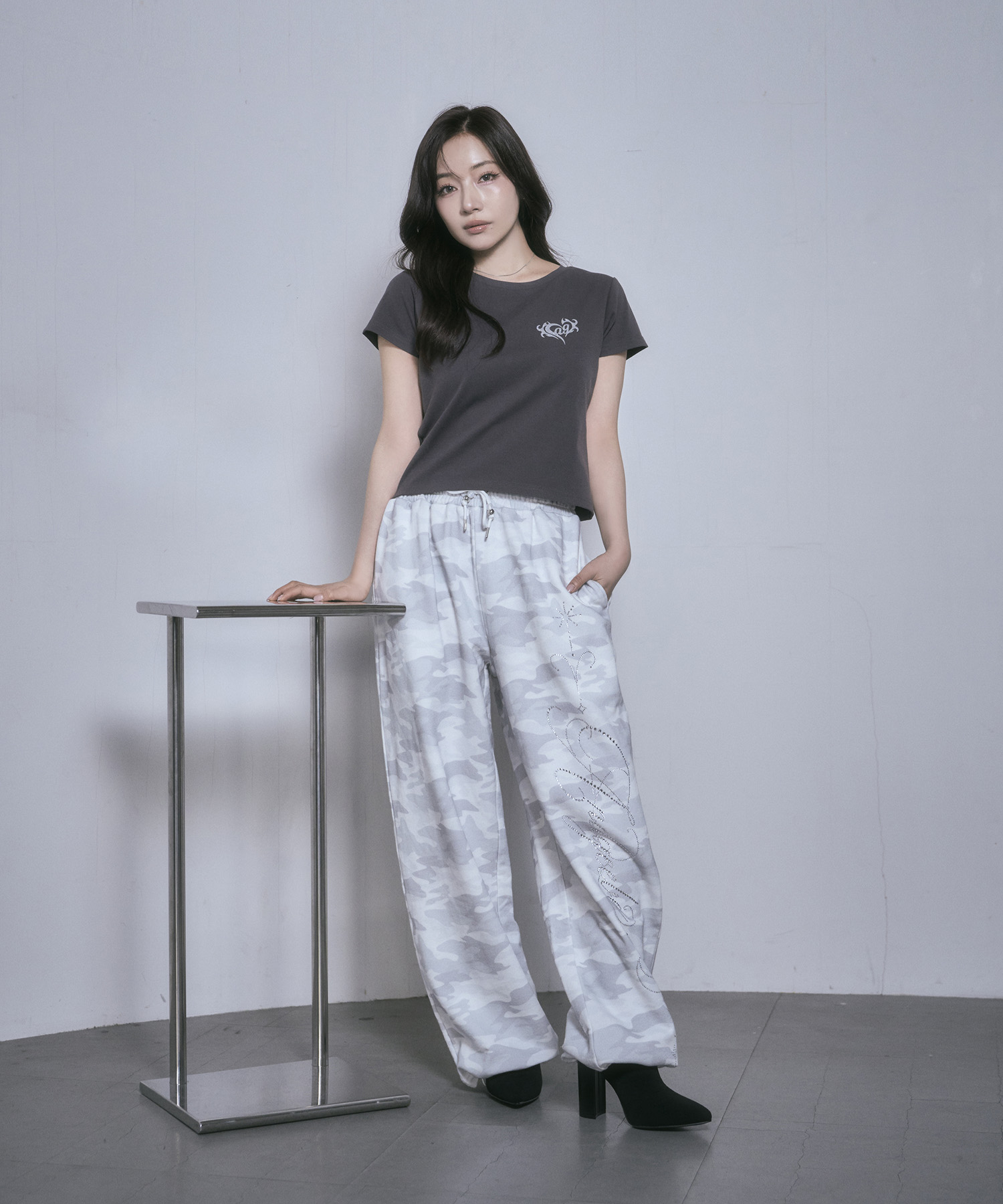 ラインストーンロゴスウェットパンツ