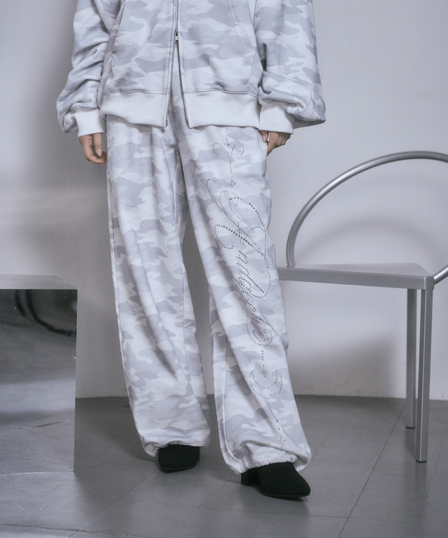 ラインストーンロゴスウェットパンツ