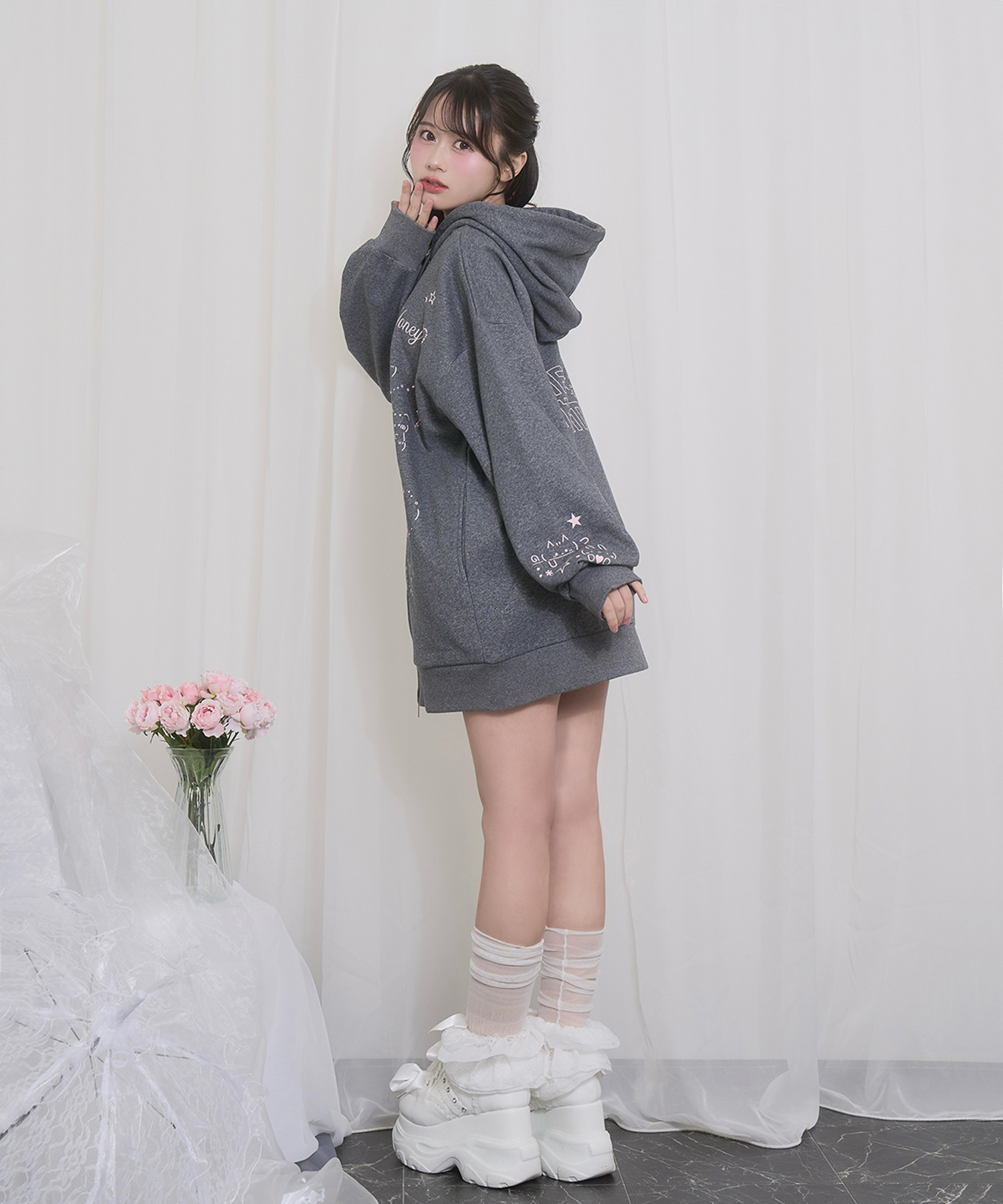 EMOJIジップパーカー