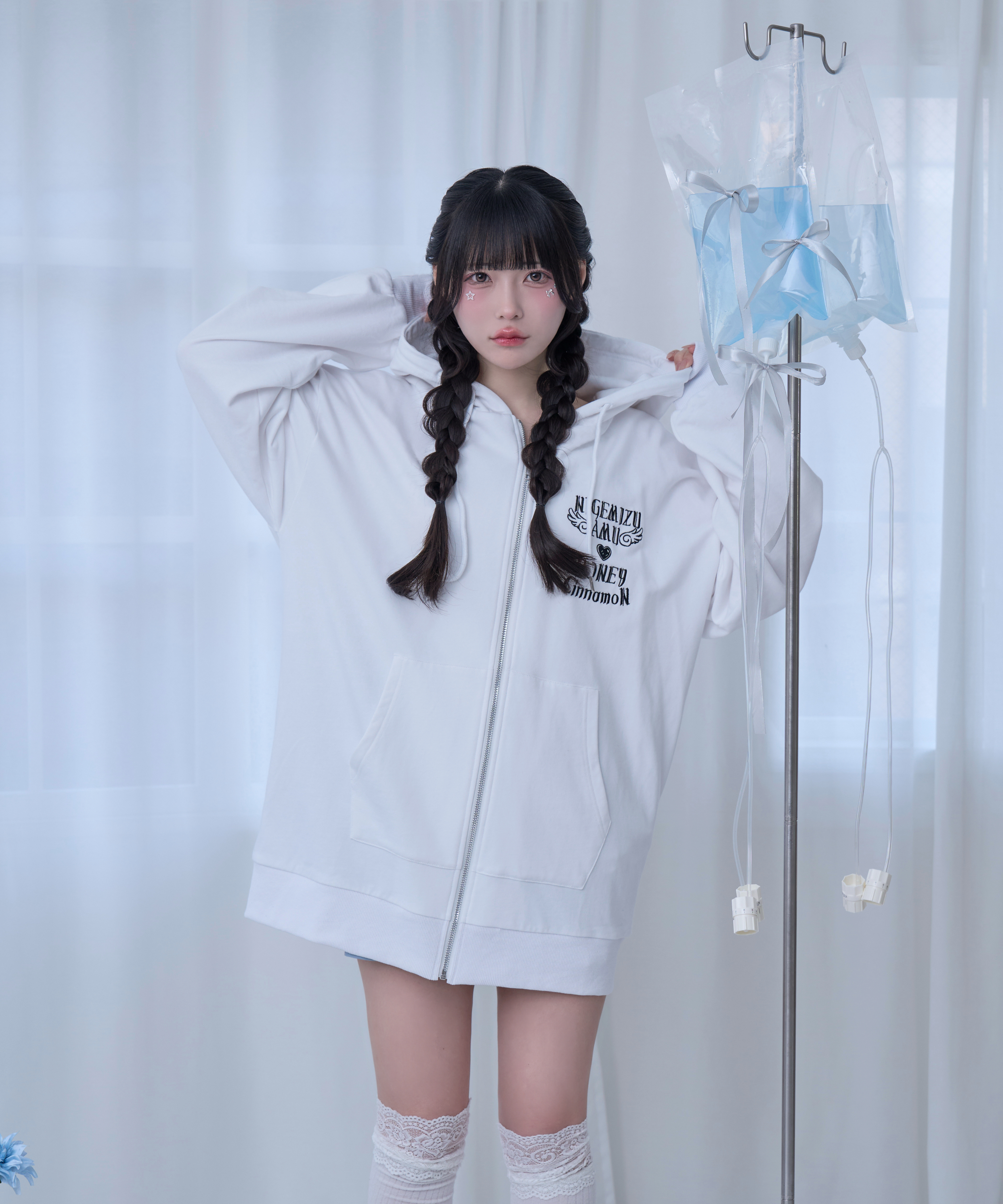 【逃げ水あむcollaboration】バックイラストジップパーカー