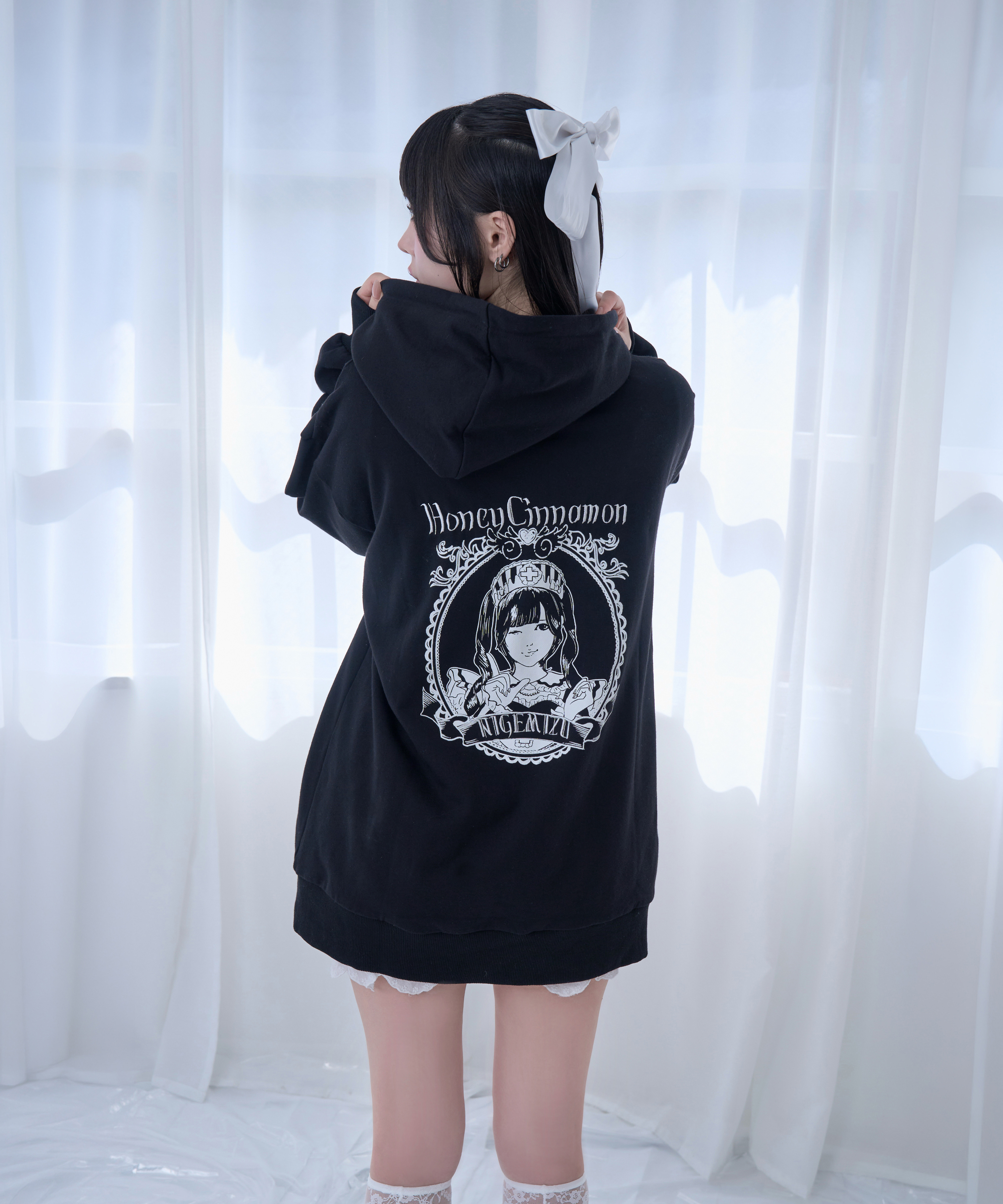 【逃げ水あむcollaboration】バックイラストジップパーカー