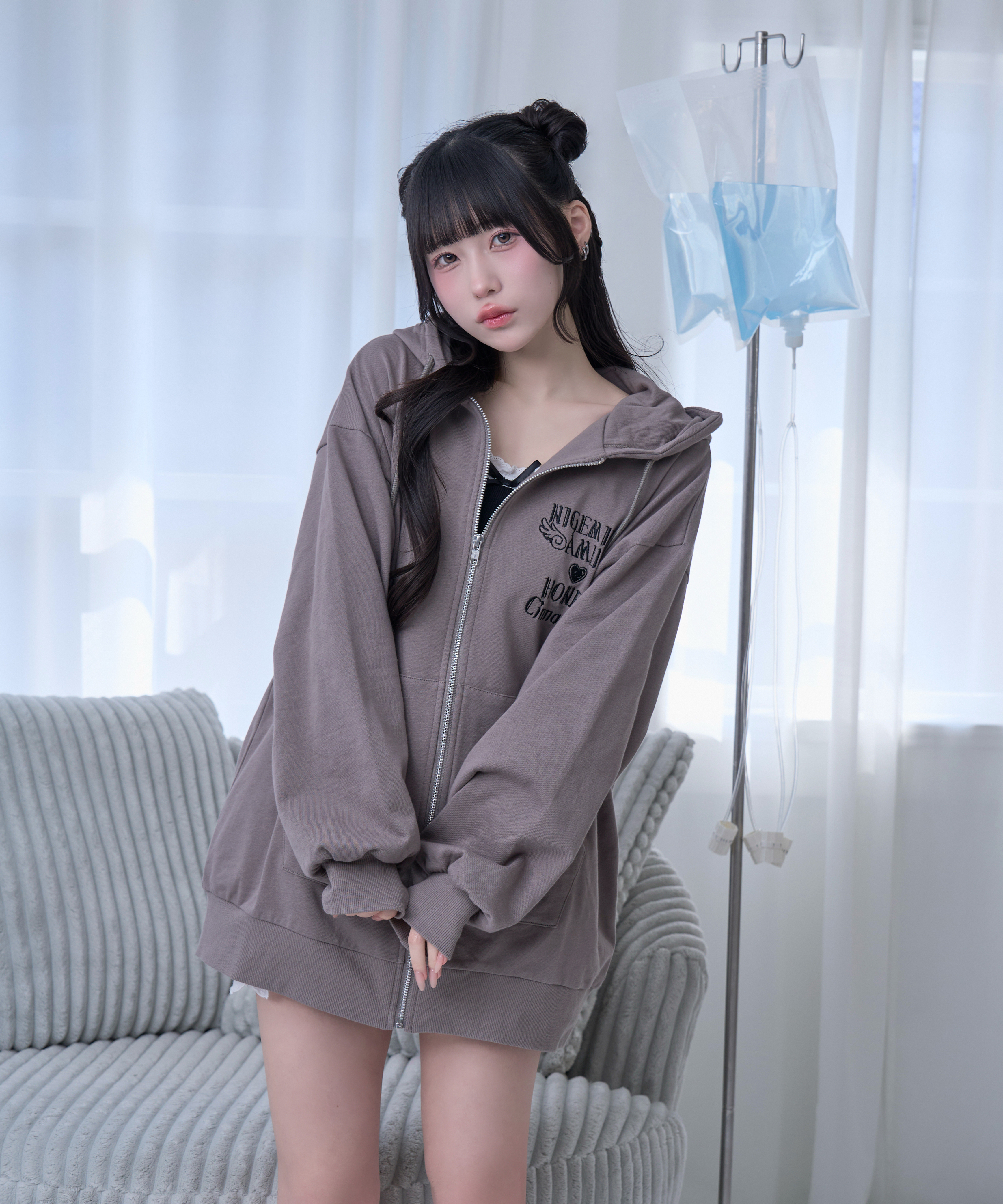 【逃げ水あむcollaboration】バックイラストジップパーカー