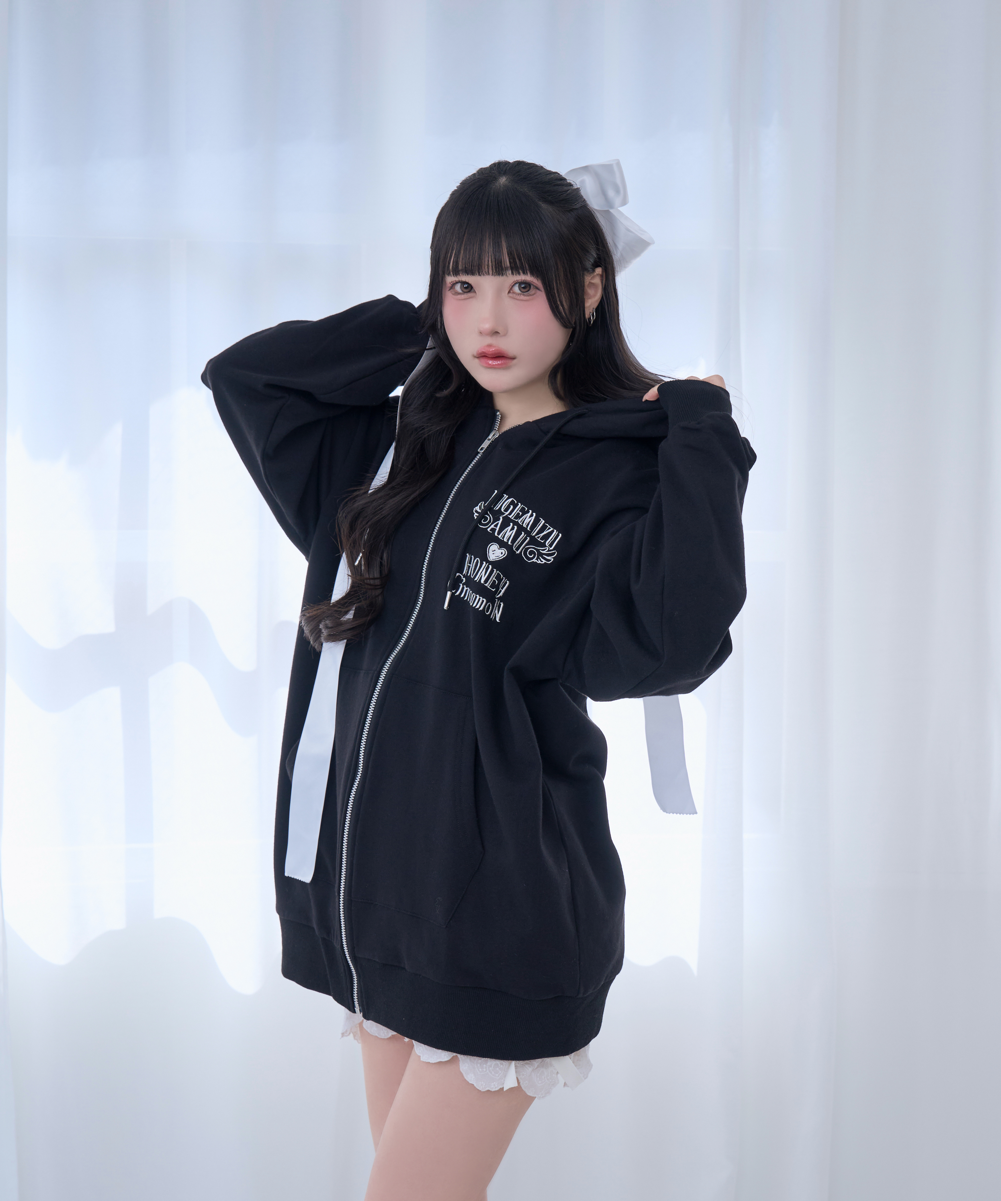 【逃げ水あむcollaboration】バックイラストジップパーカー