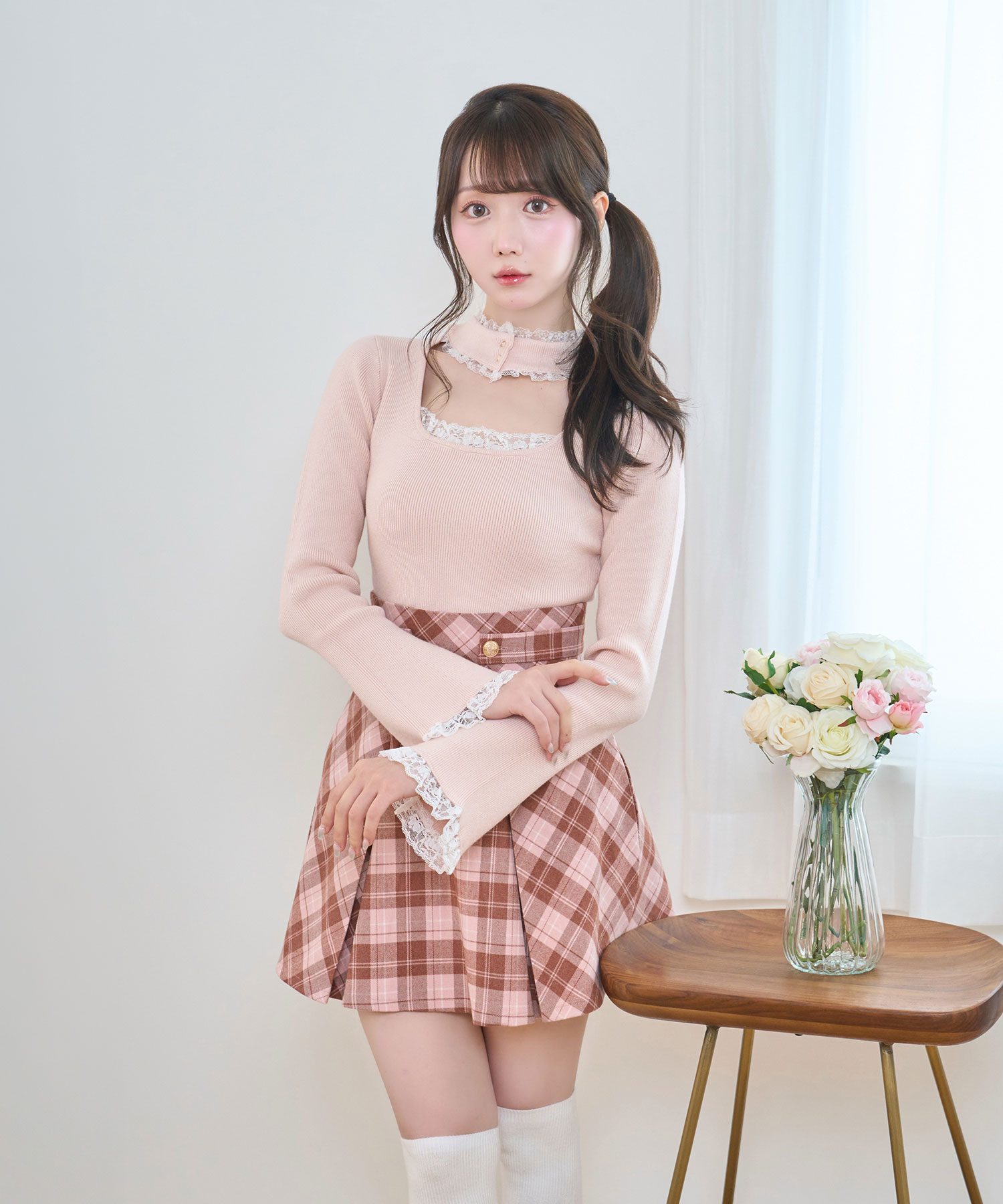 Choker lace knit