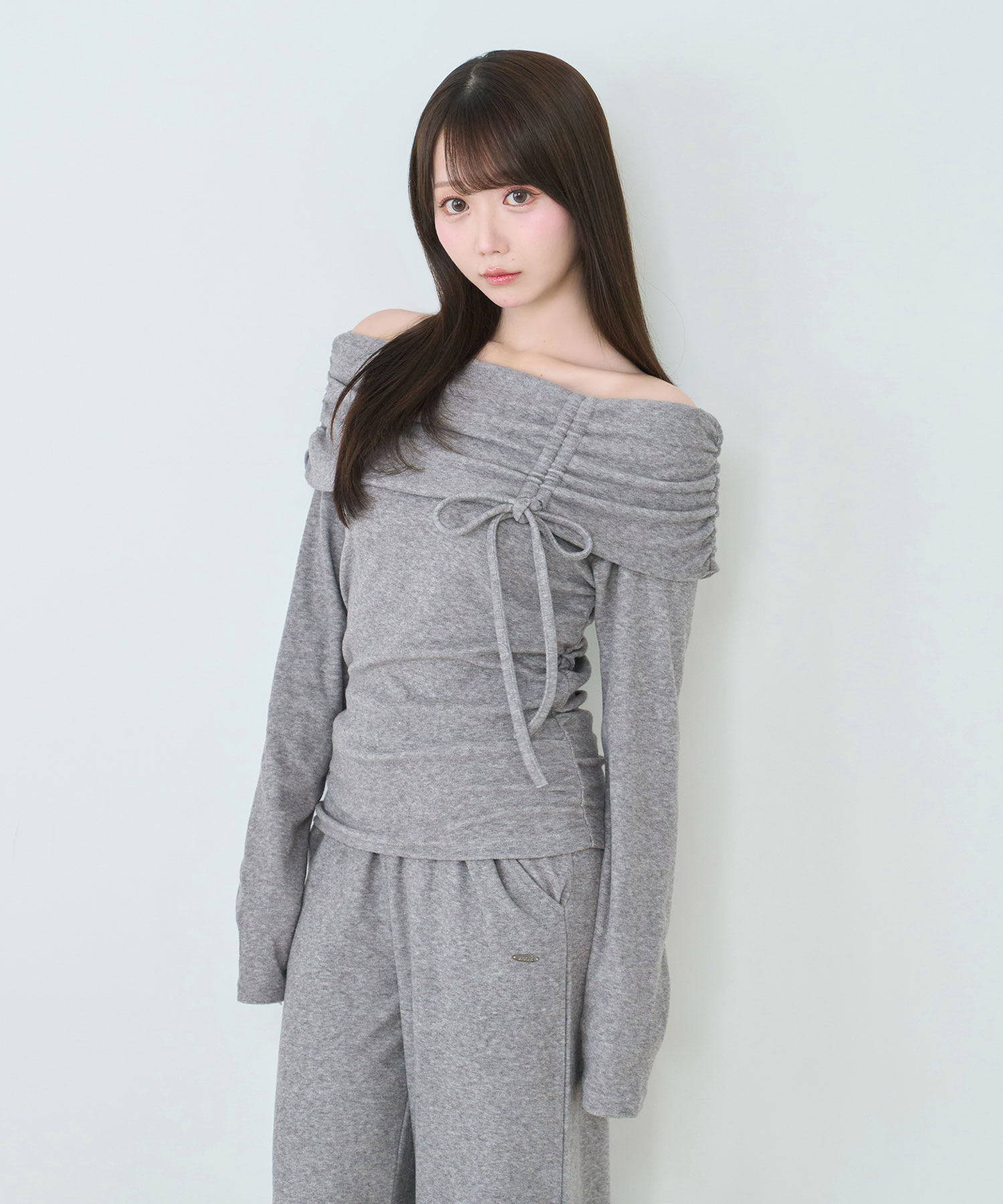 Off shoulder loose set up