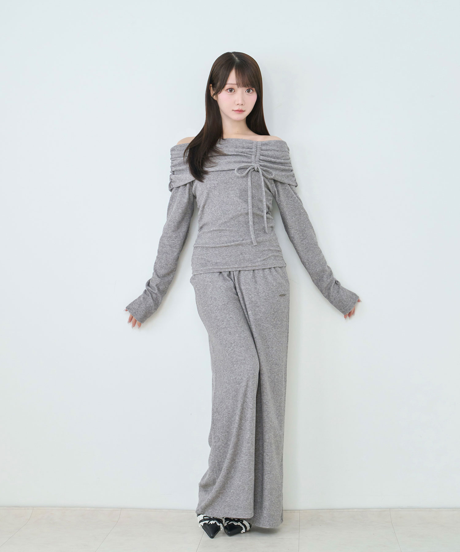 Off shoulder loose set up