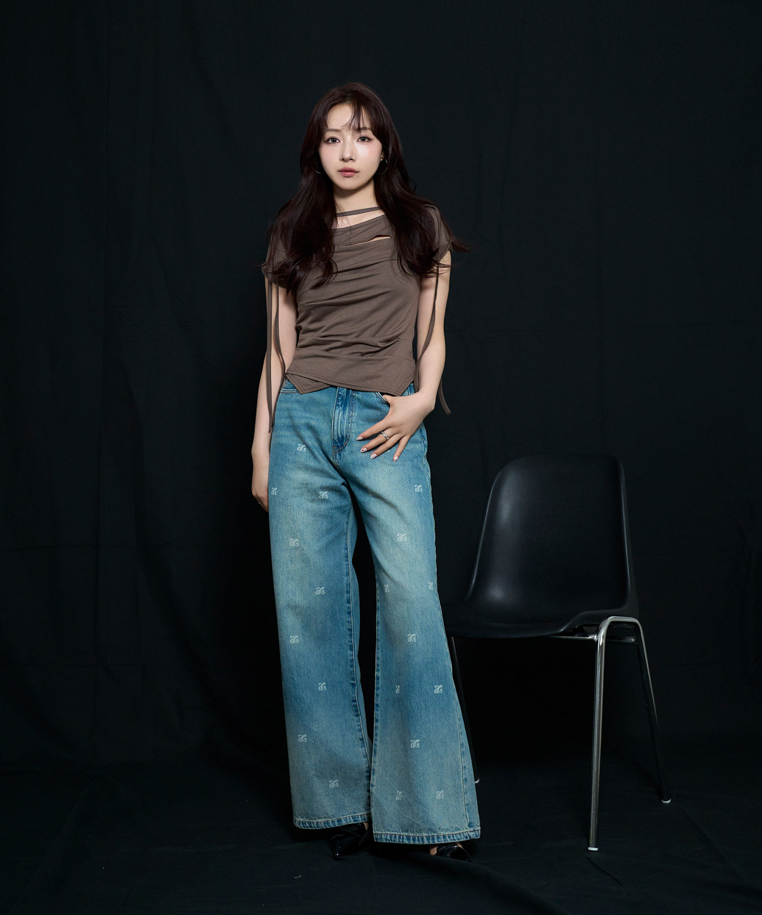 モノグラムロゴデニムパンツ