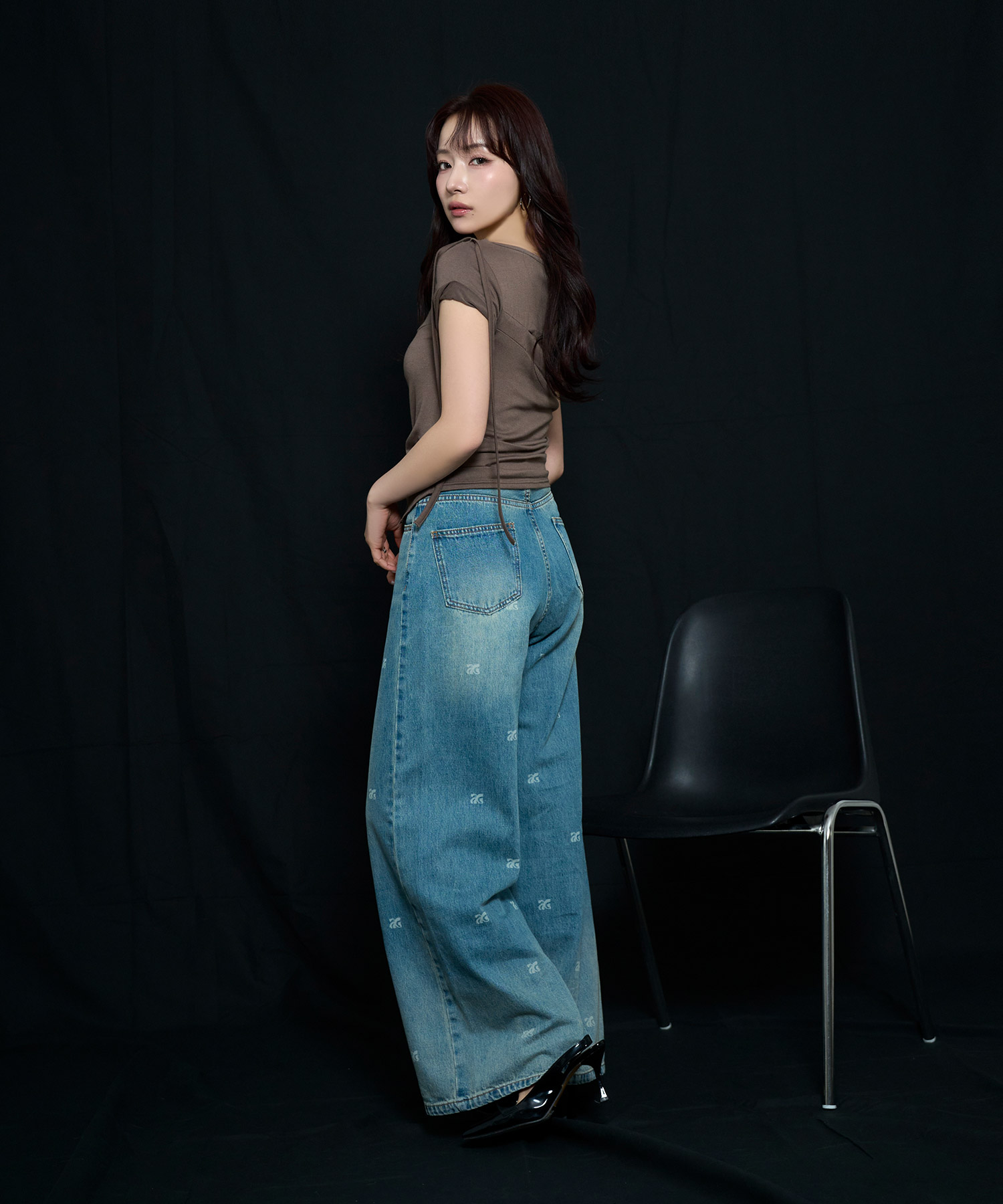 モノグラムロゴデニムパンツ