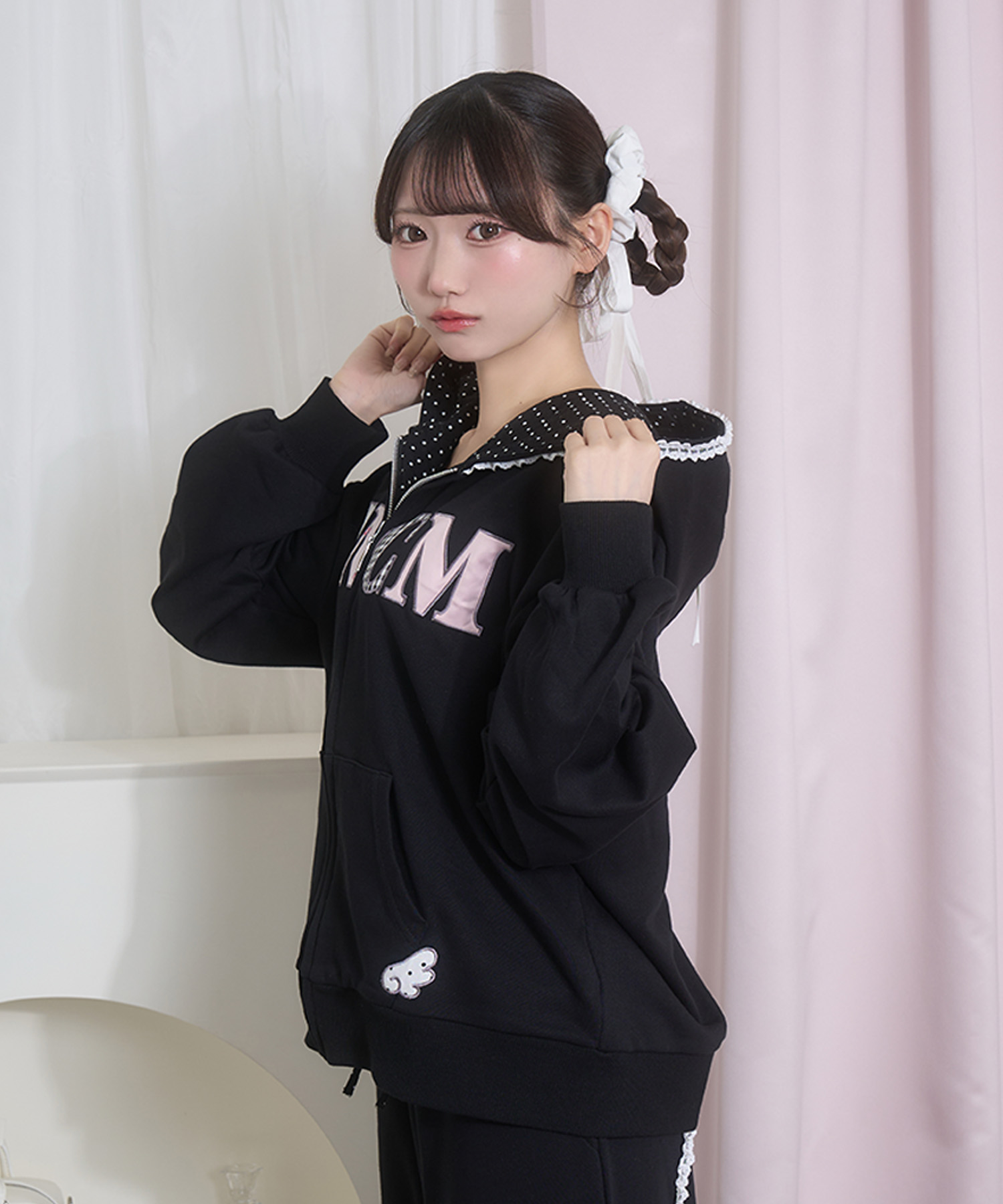 パターンアップリケジップパーカー