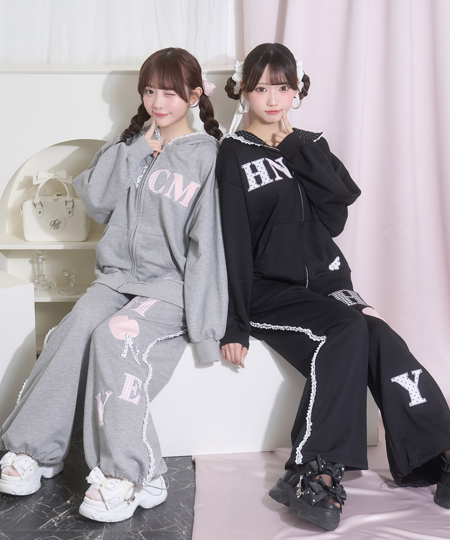 パターンアップリケジップパーカー