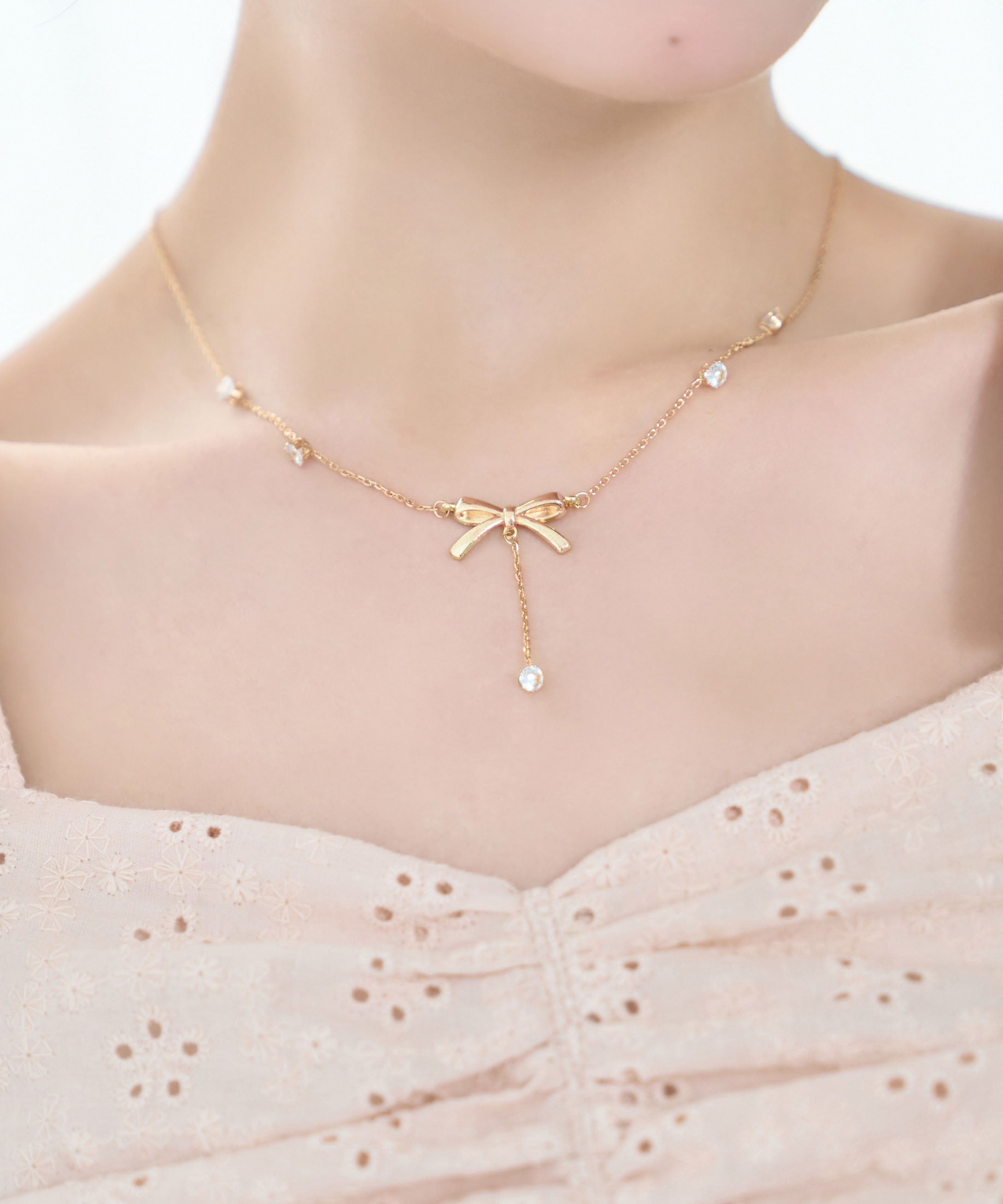 Ribbon charm neckless