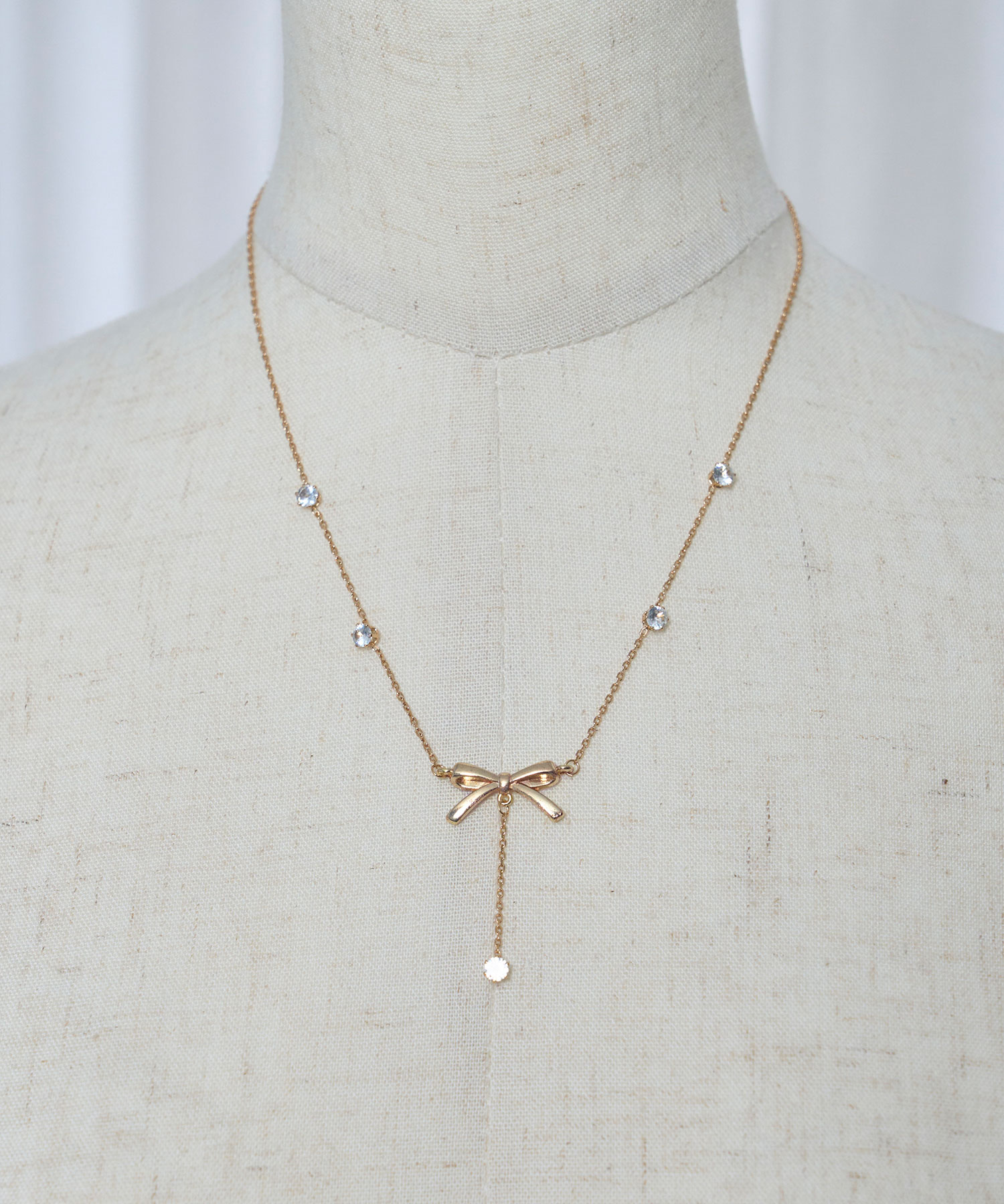 Ribbon charm neckless