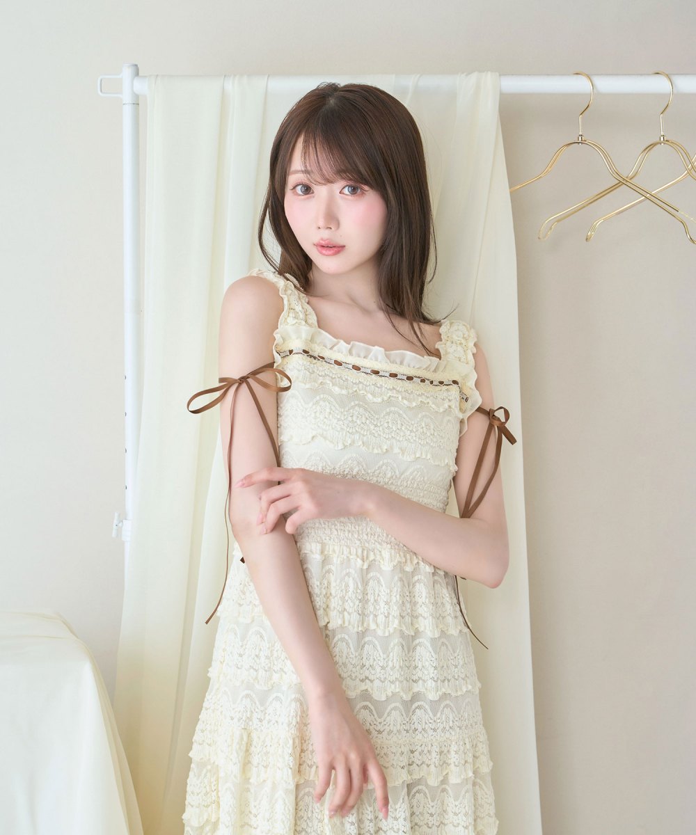 Cut sew lace dress – BUNNY APARTMENT