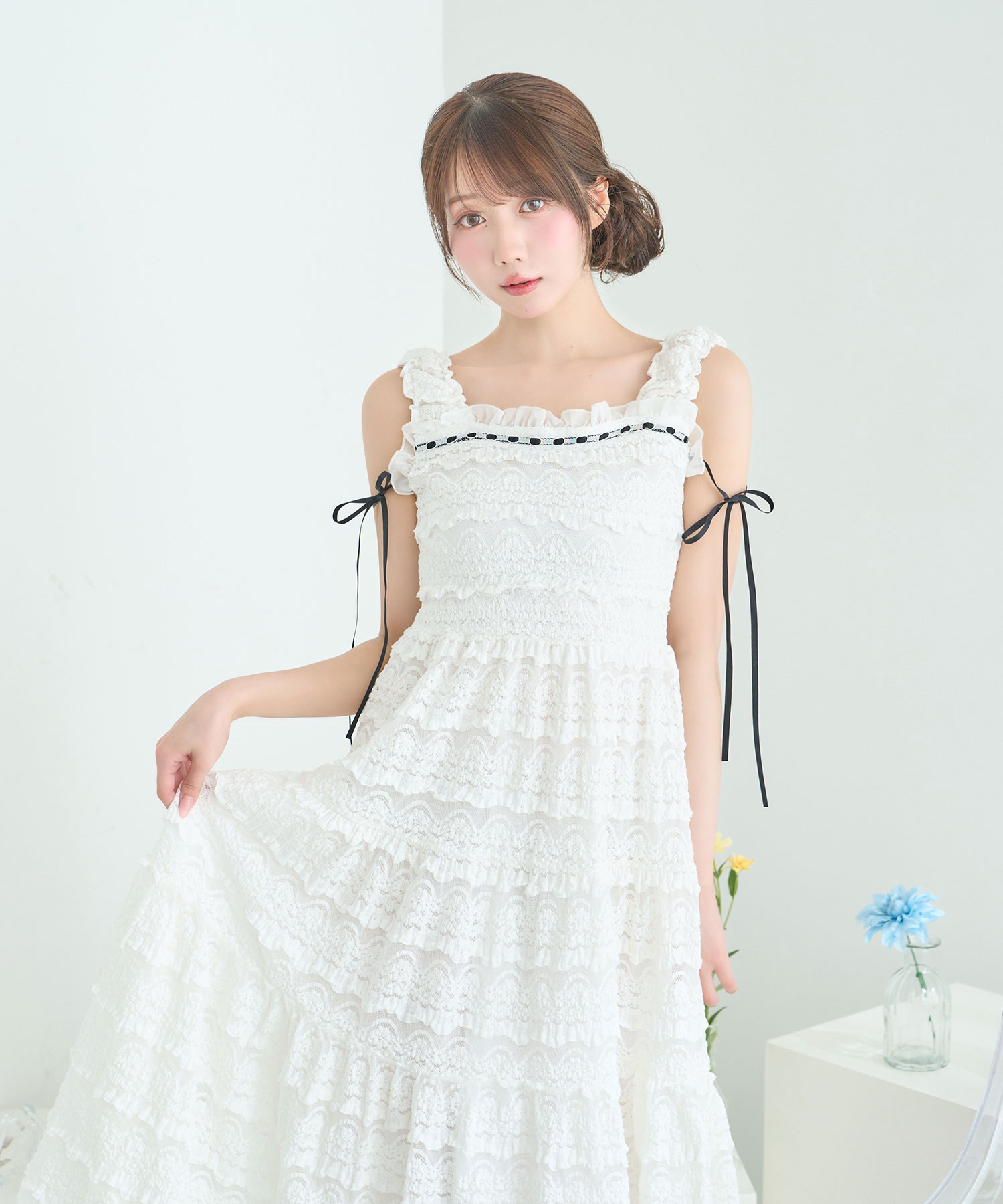 Cut sew lace dress
