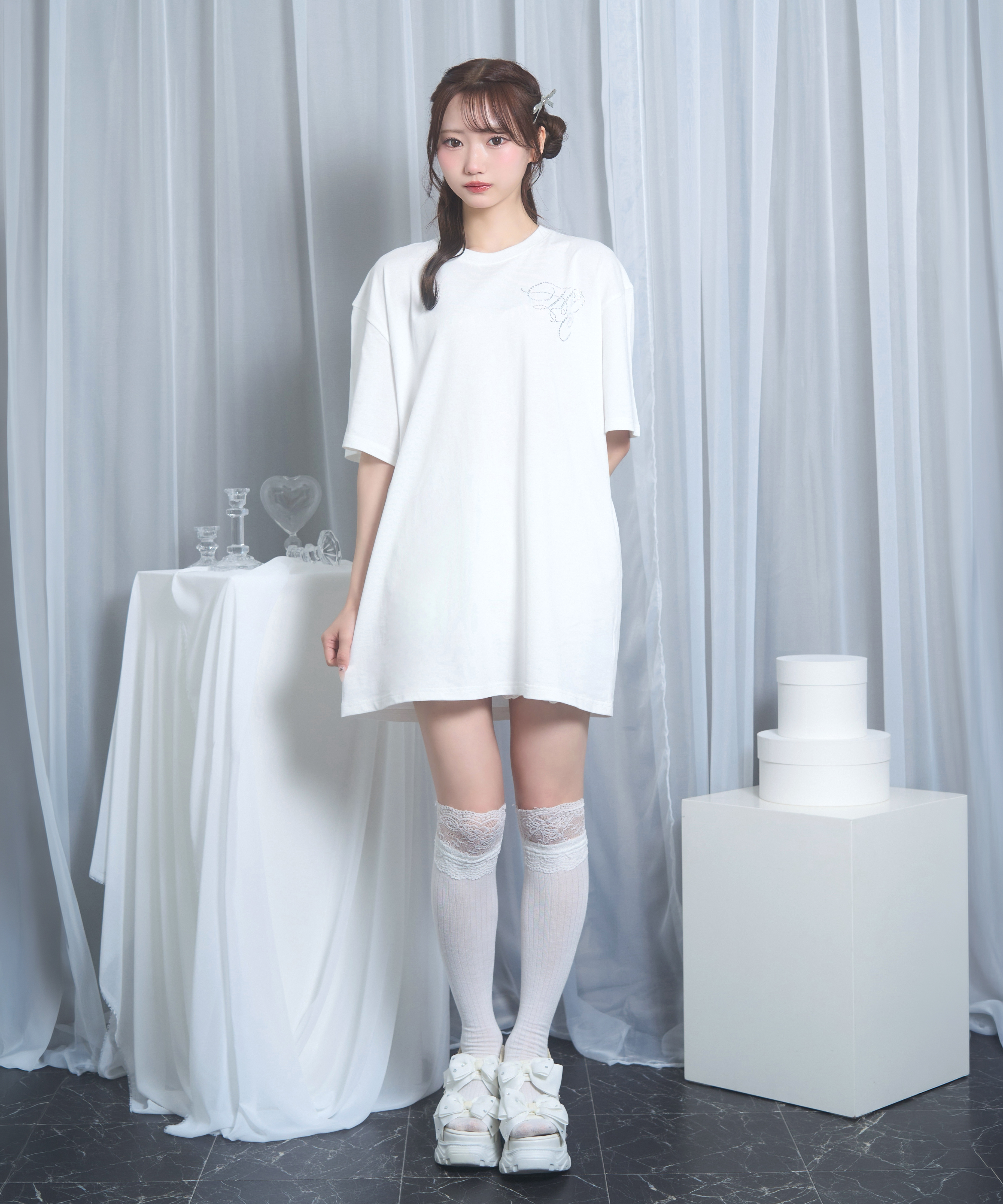 dog charm Tシャツ
