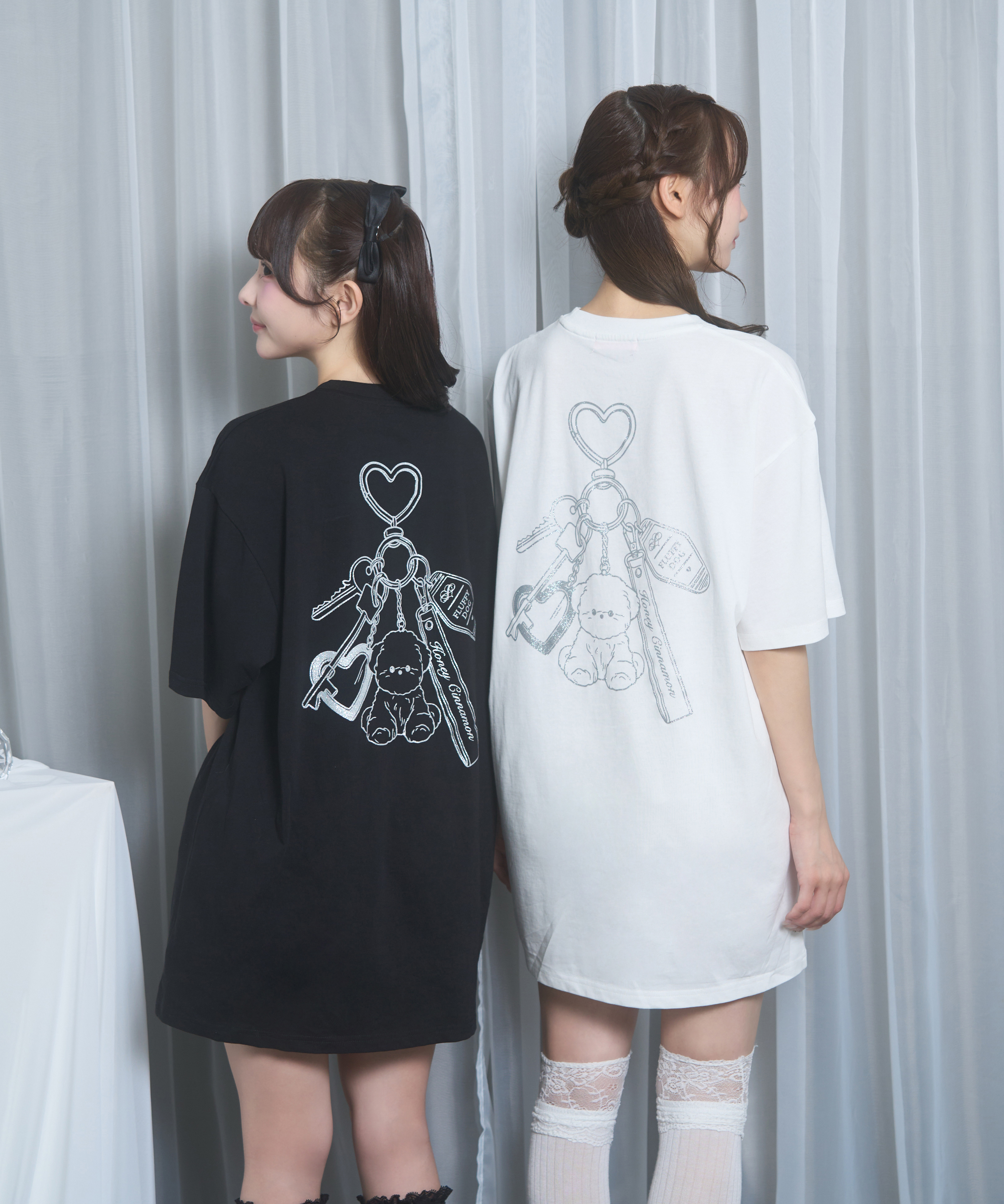 dog charm Tシャツ