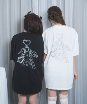 dog charm Tシャツ