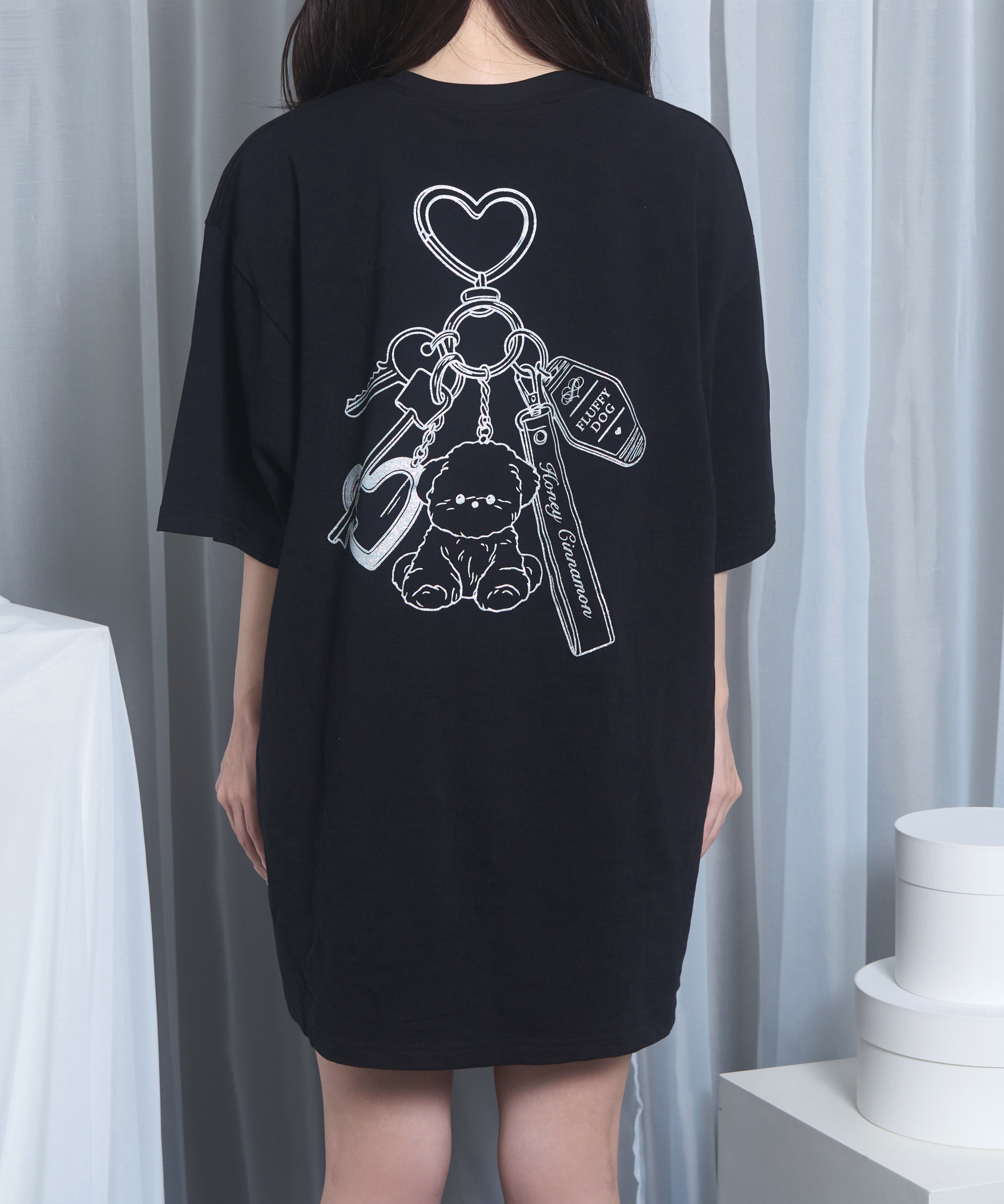 dog charm Tシャツ