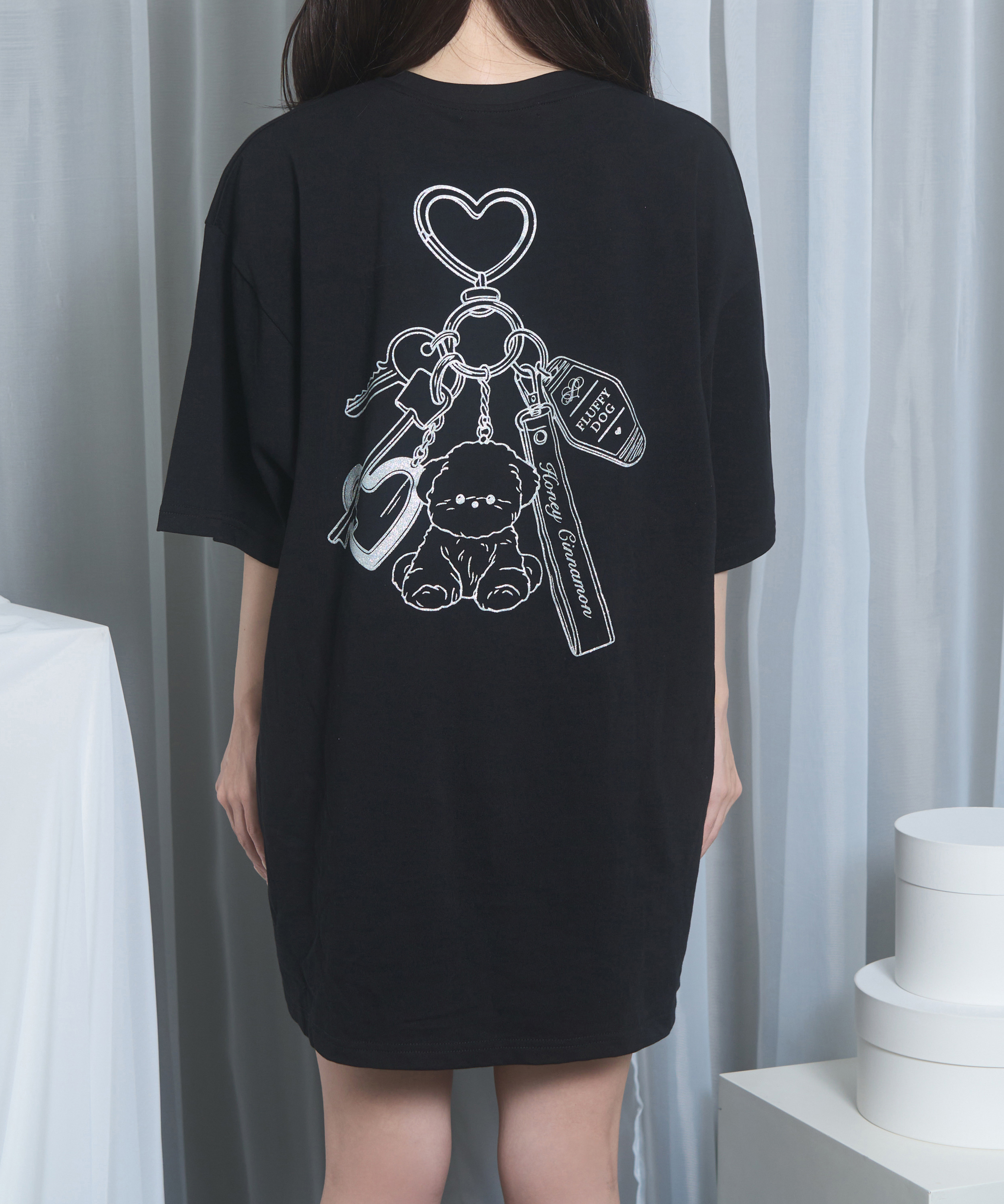 dog charm Tシャツ