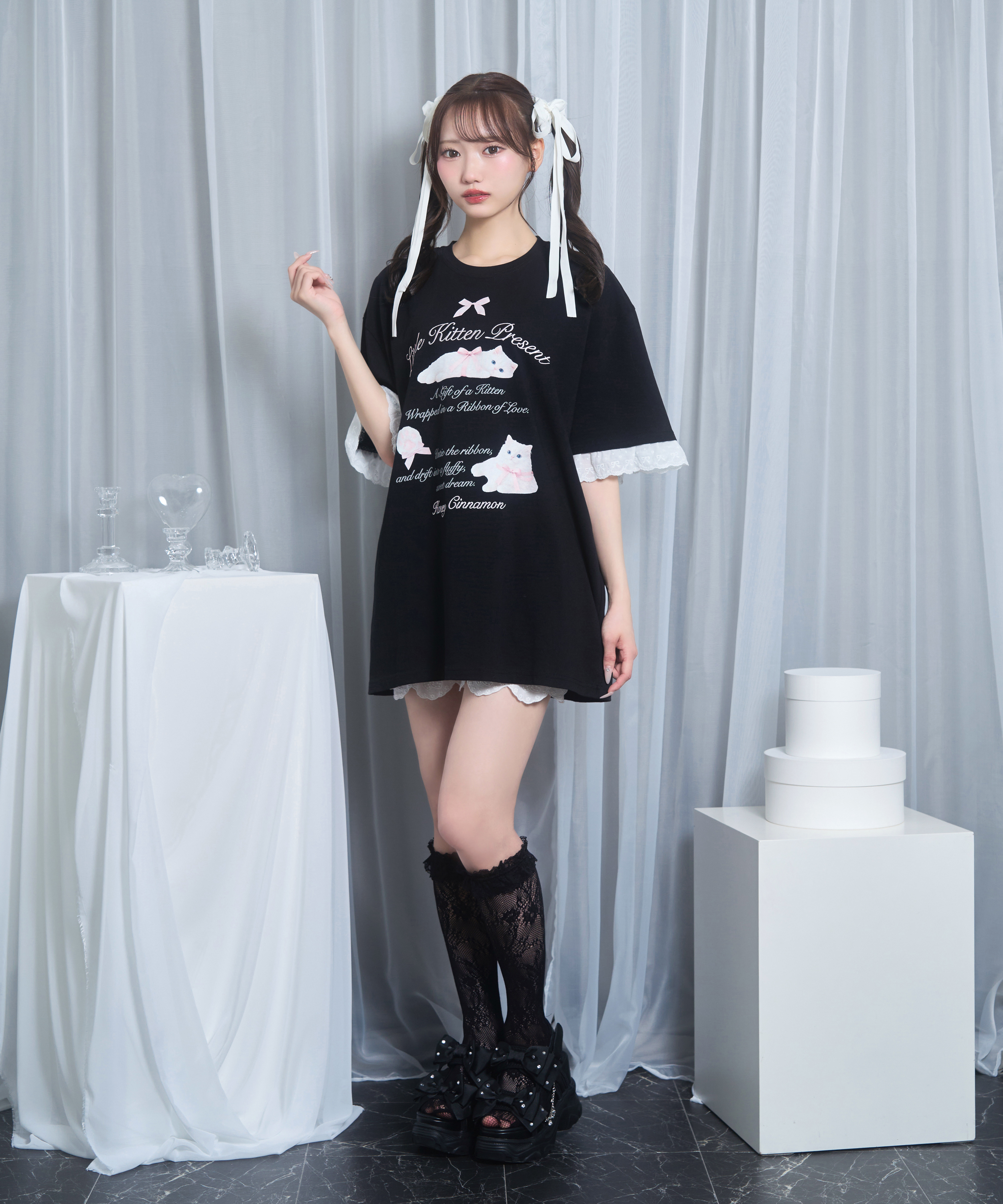 ribbon kitten Tシャツ