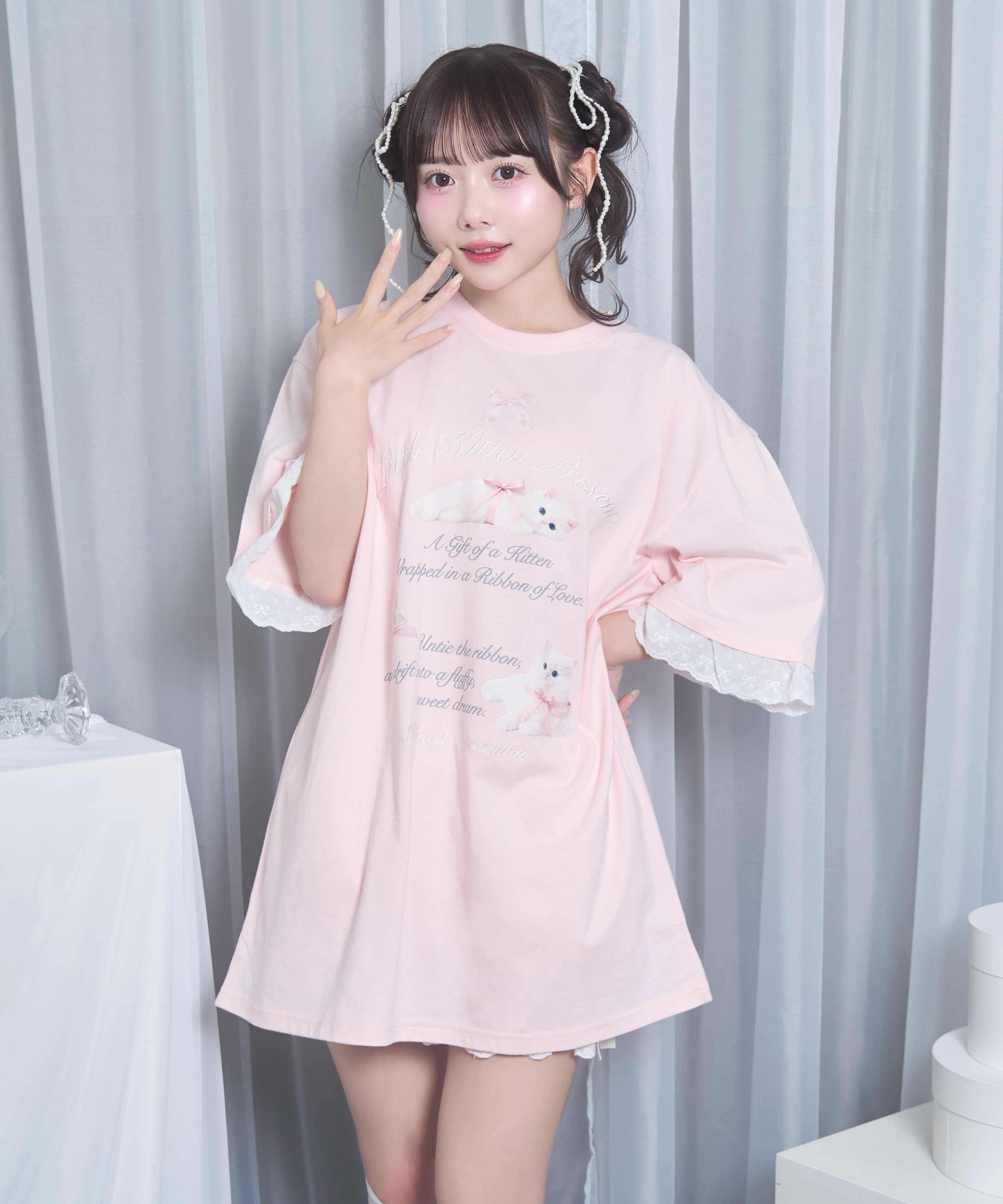 ribbon kitten Tシャツ