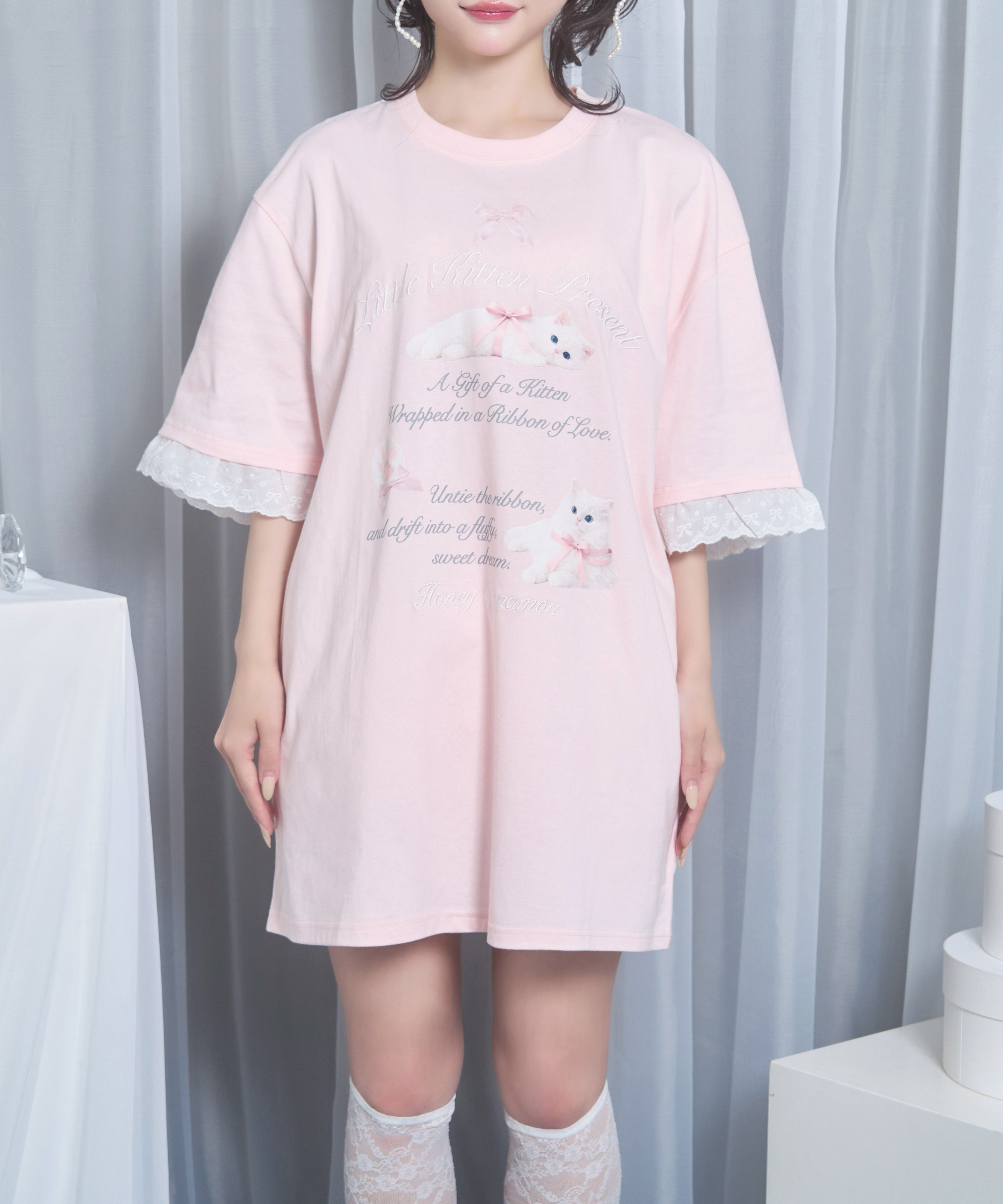 ribbon kitten Tシャツ
