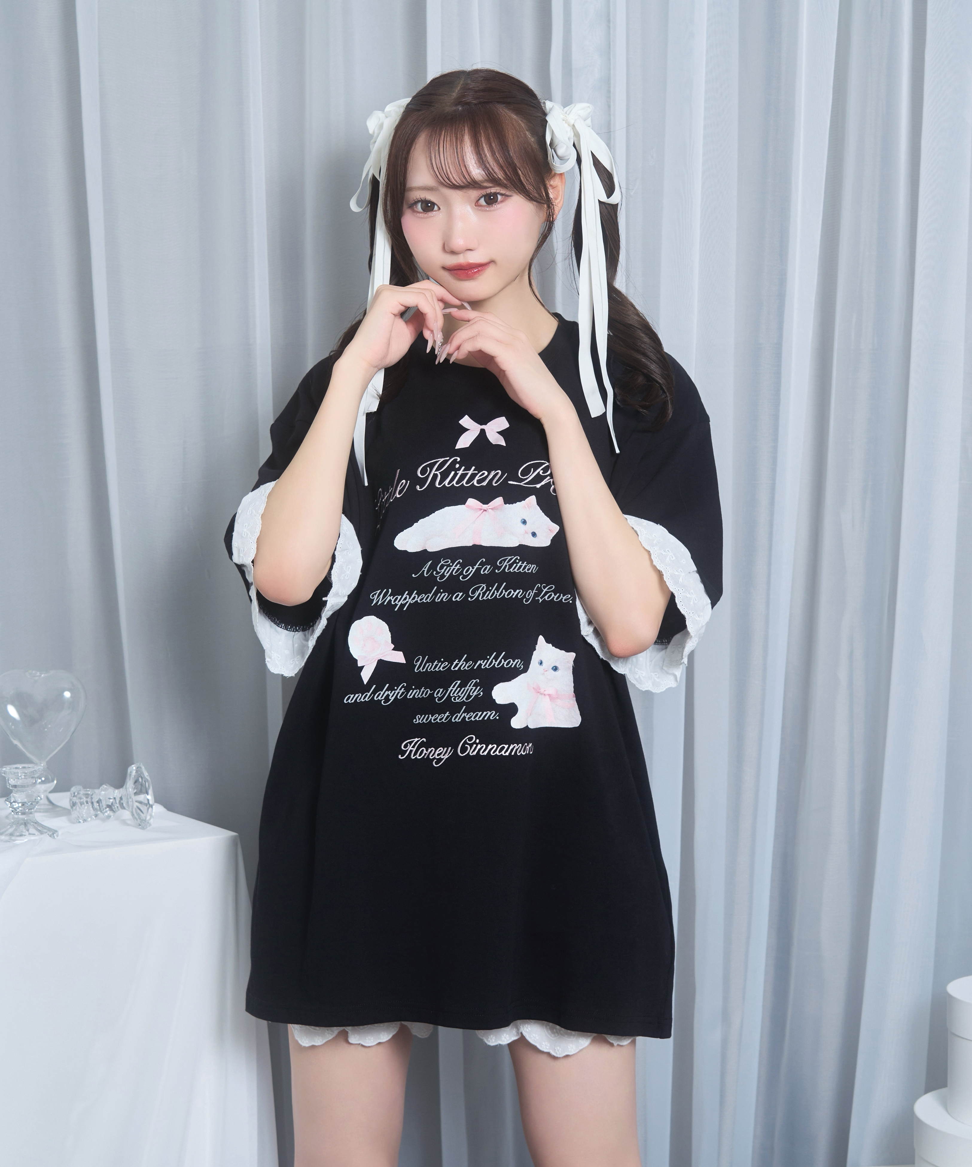 ribbon kitten Tシャツ