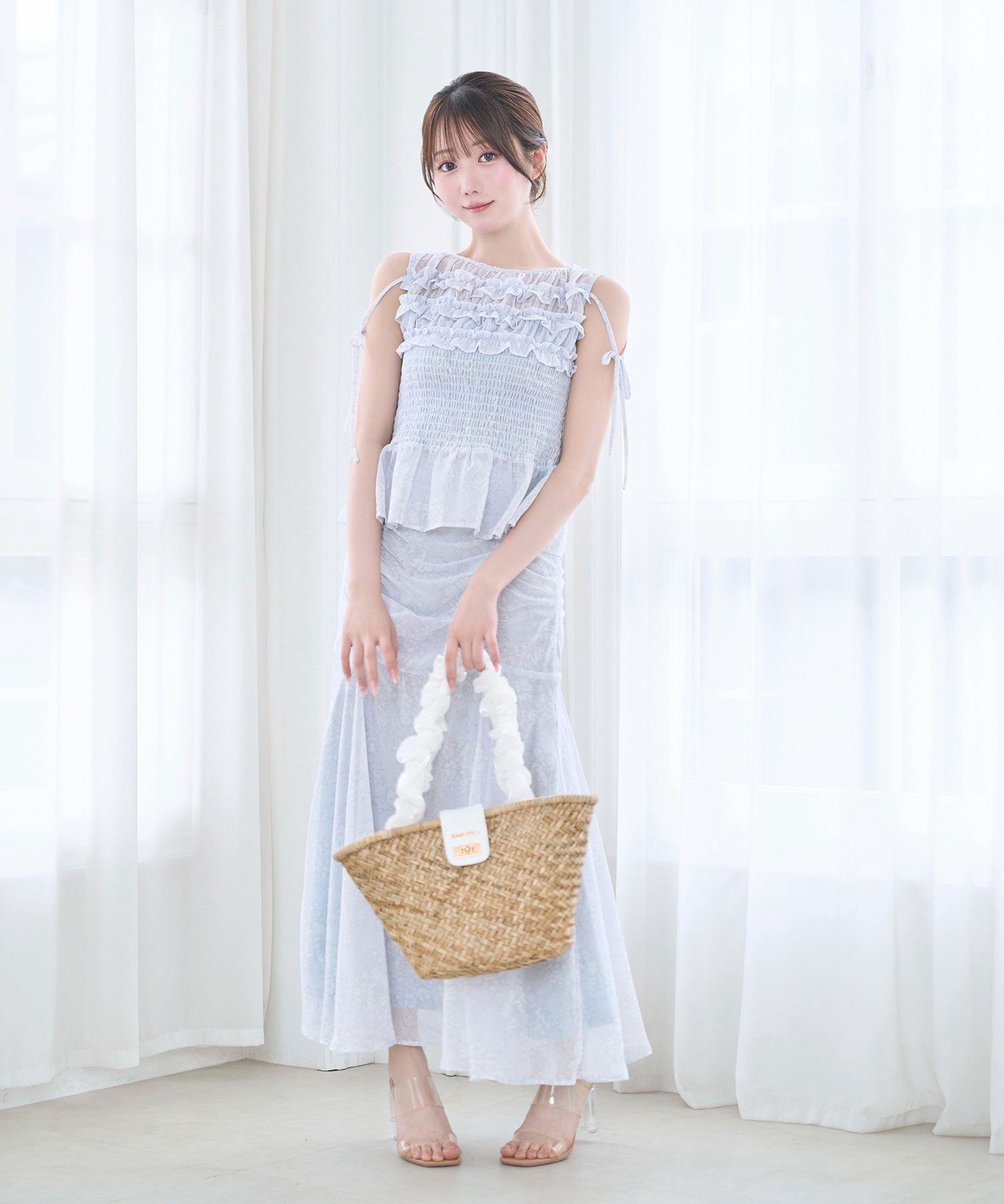 Scrunch handle basket bag