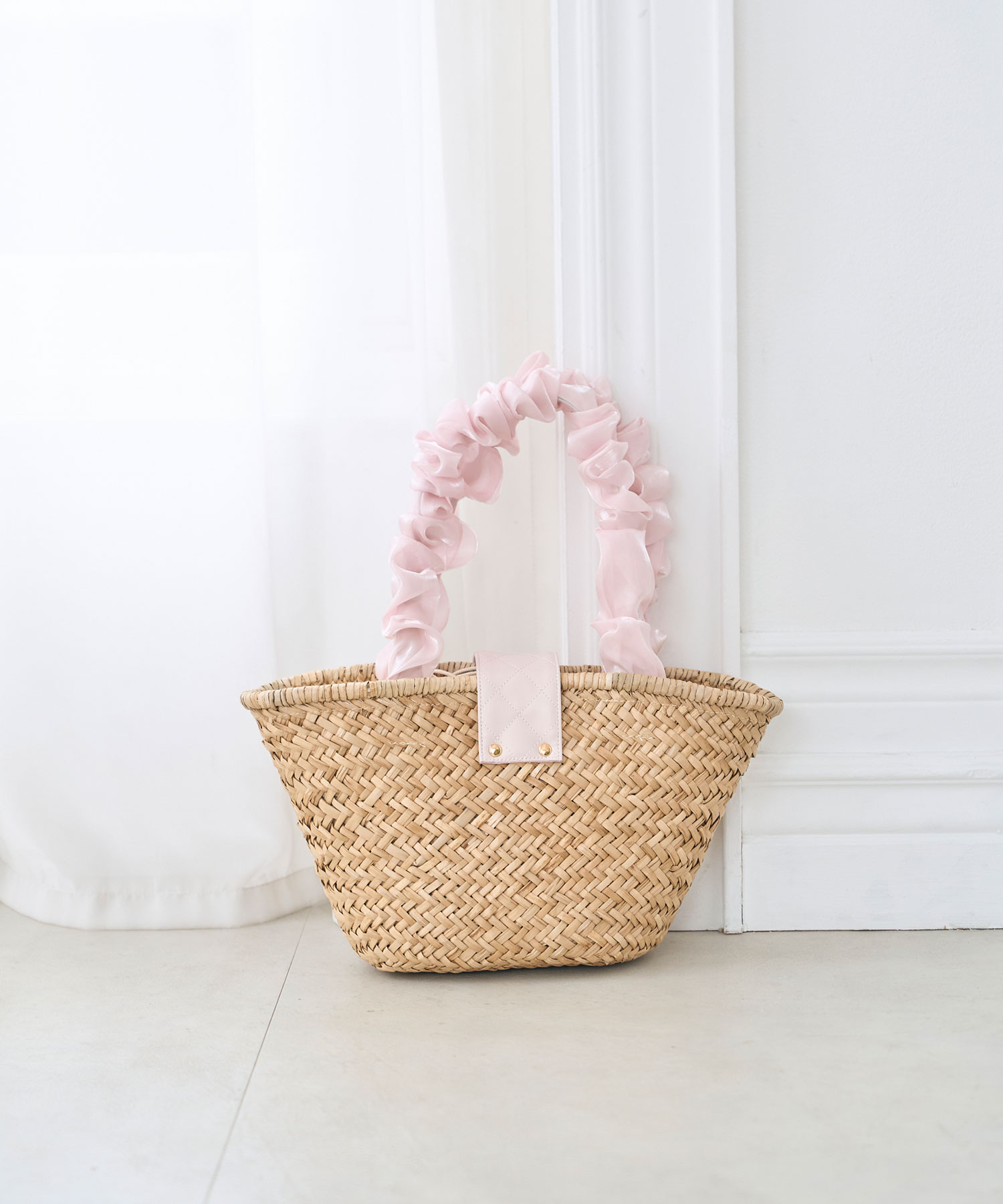 Scrunch handle basket bag