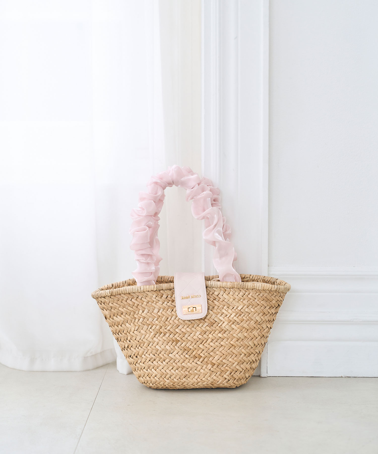 Scrunch handle basket bag
