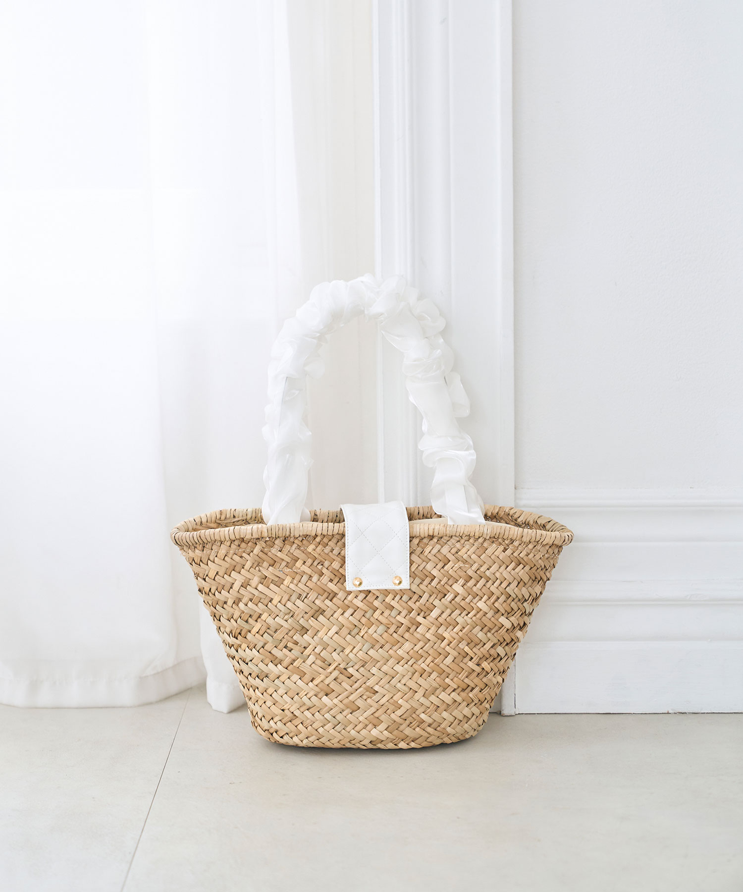 Scrunch handle basket bag