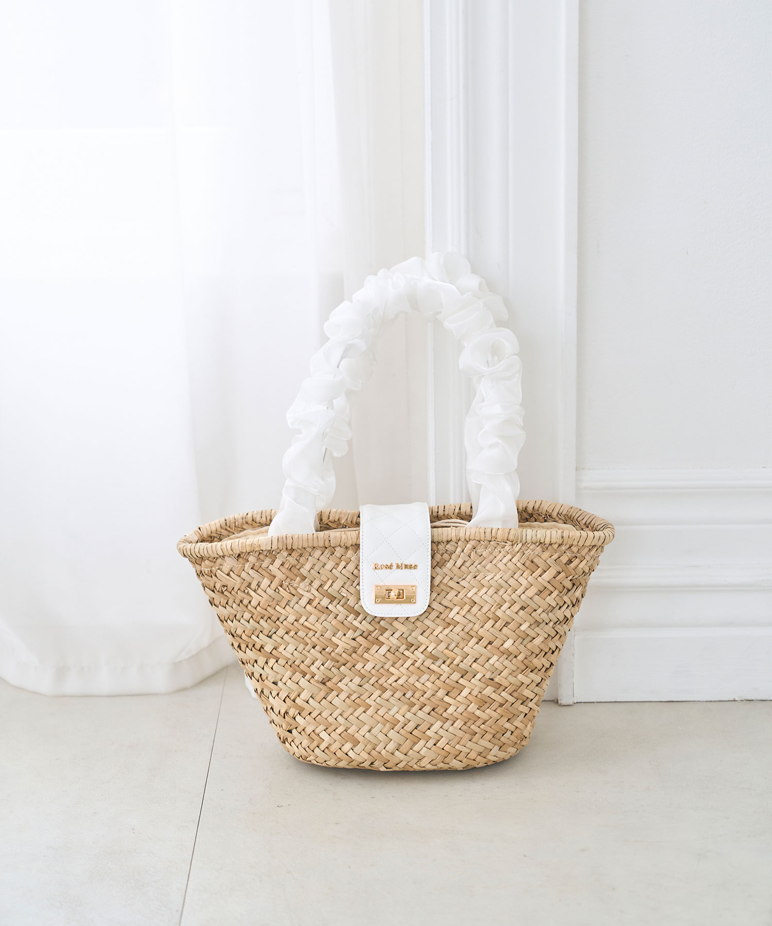 Scrunch handle basket bag